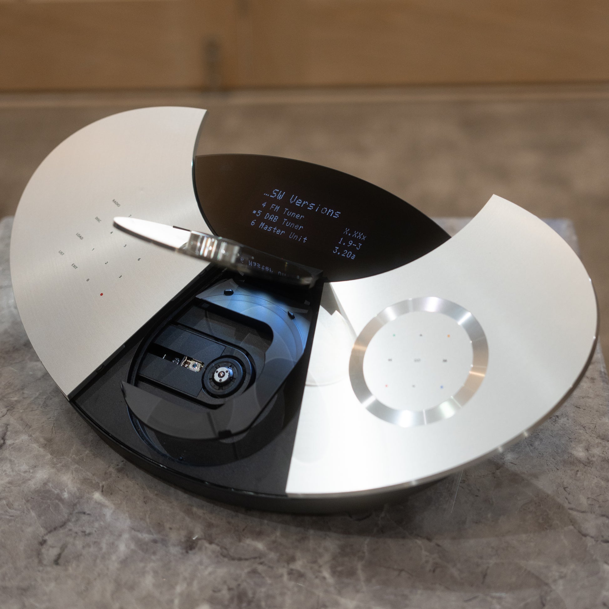 Bang & Olufsen | B&O BeoCenter 2 + Socket Unit - CD / DAB / AM / FM