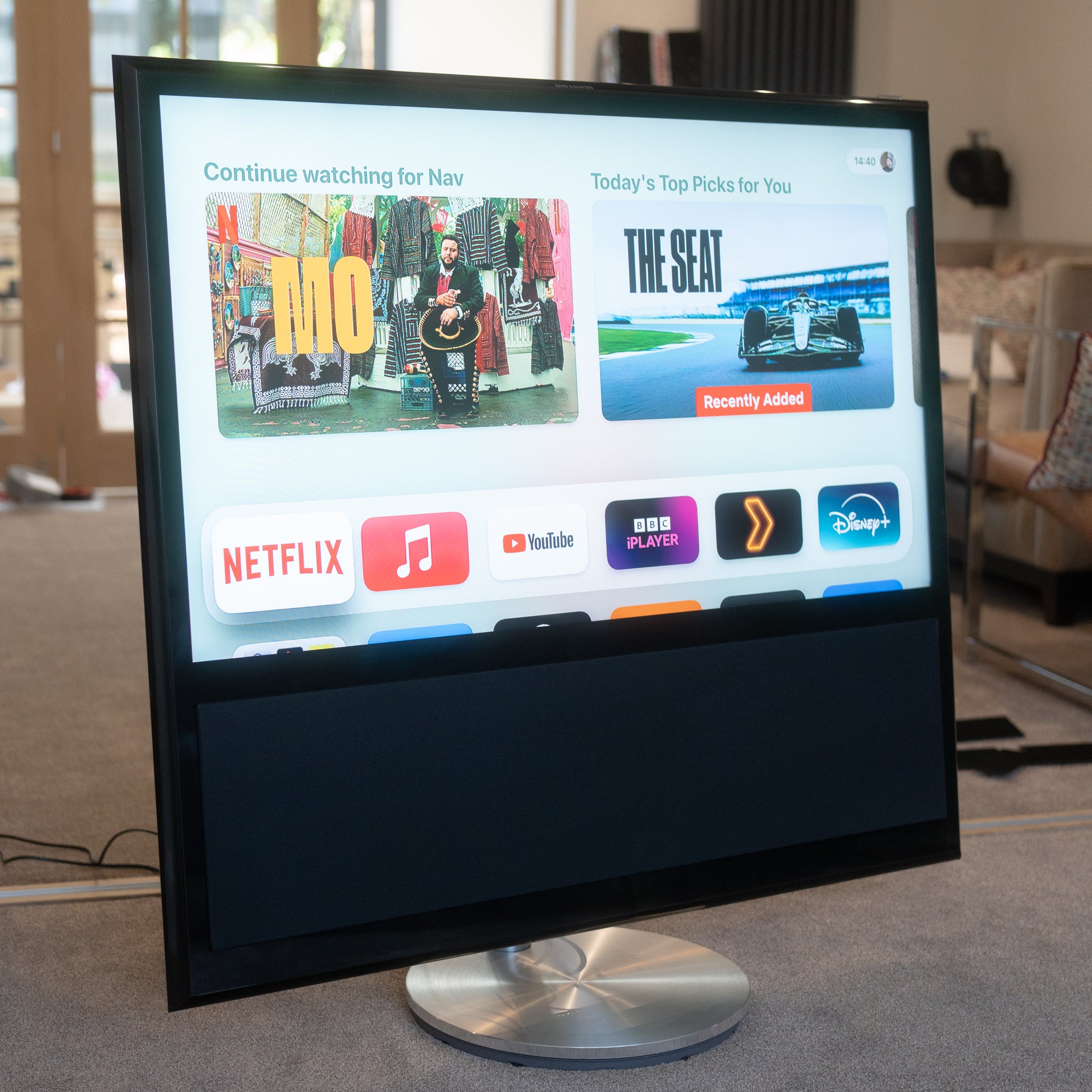 Bang & Olufsen | B&O BeoVision 11-46" - MK4 (Floor Stand+Beoremote One) - BLACK