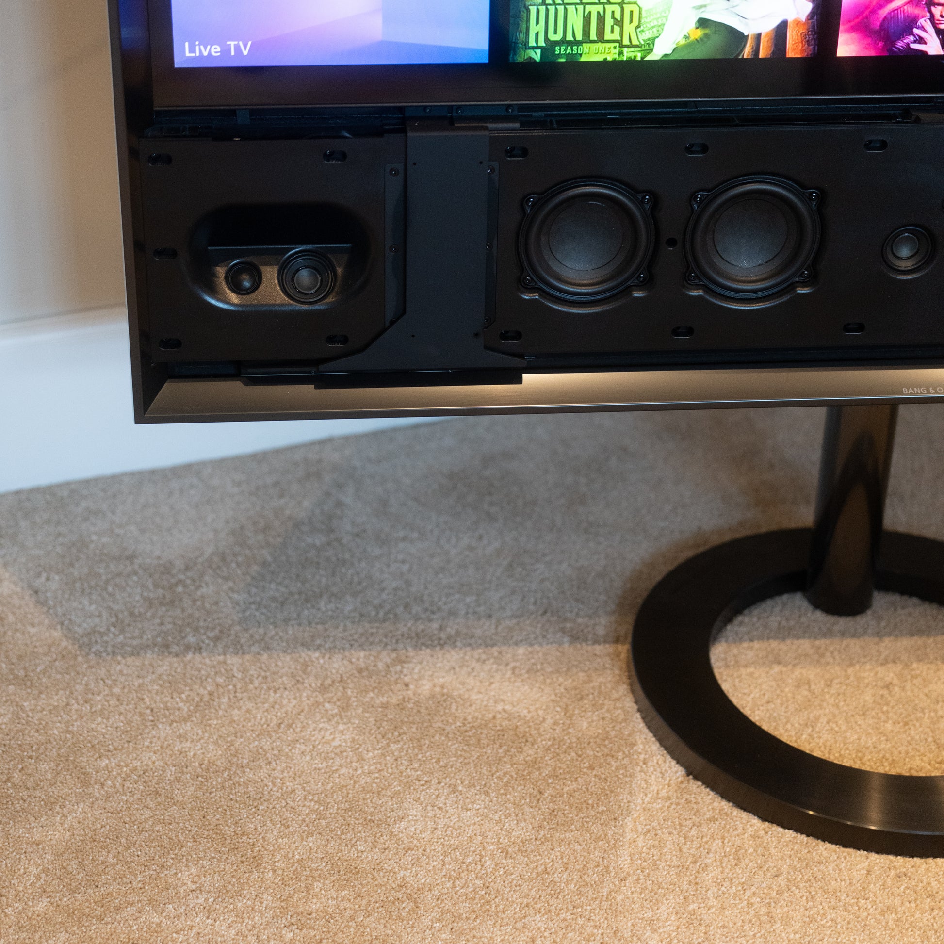 Bang & Olufsen | B&O Beovision Contour 48″ MK2 - Anthracite & Grey Mélange