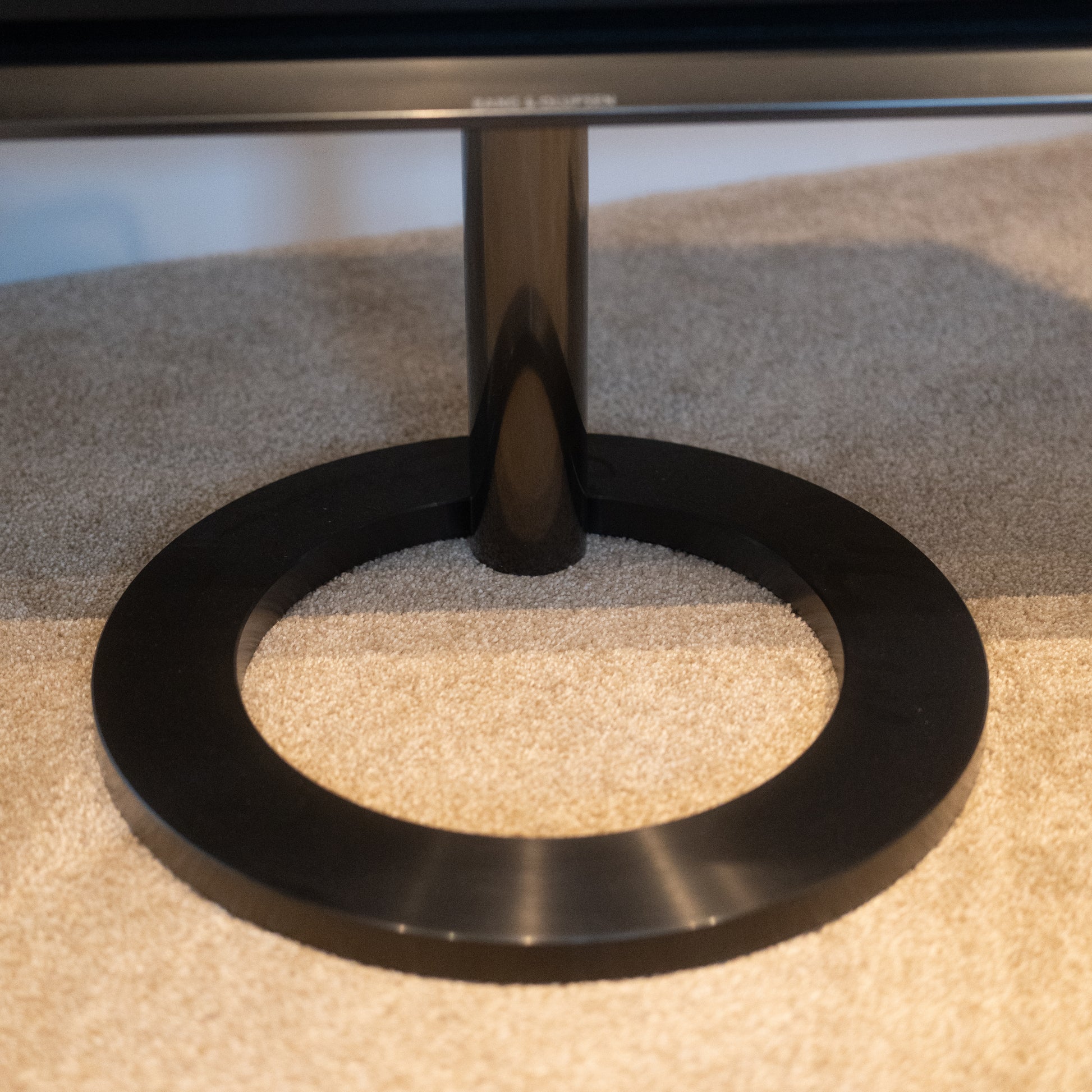 Bang & Olufsen | B&O Beovision Contour 48″ MK2 - Anthracite & Grey Mélange
