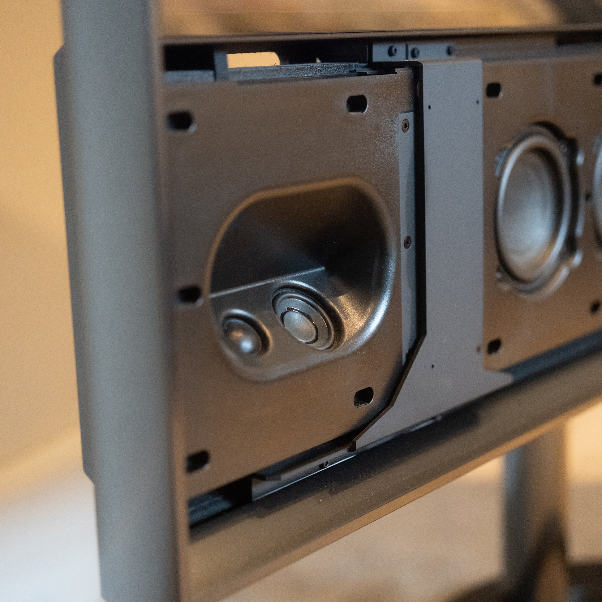 Bang & Olufsen | B&O Beovision Contour 48″ MK2 - Anthracite & Grey Mélange