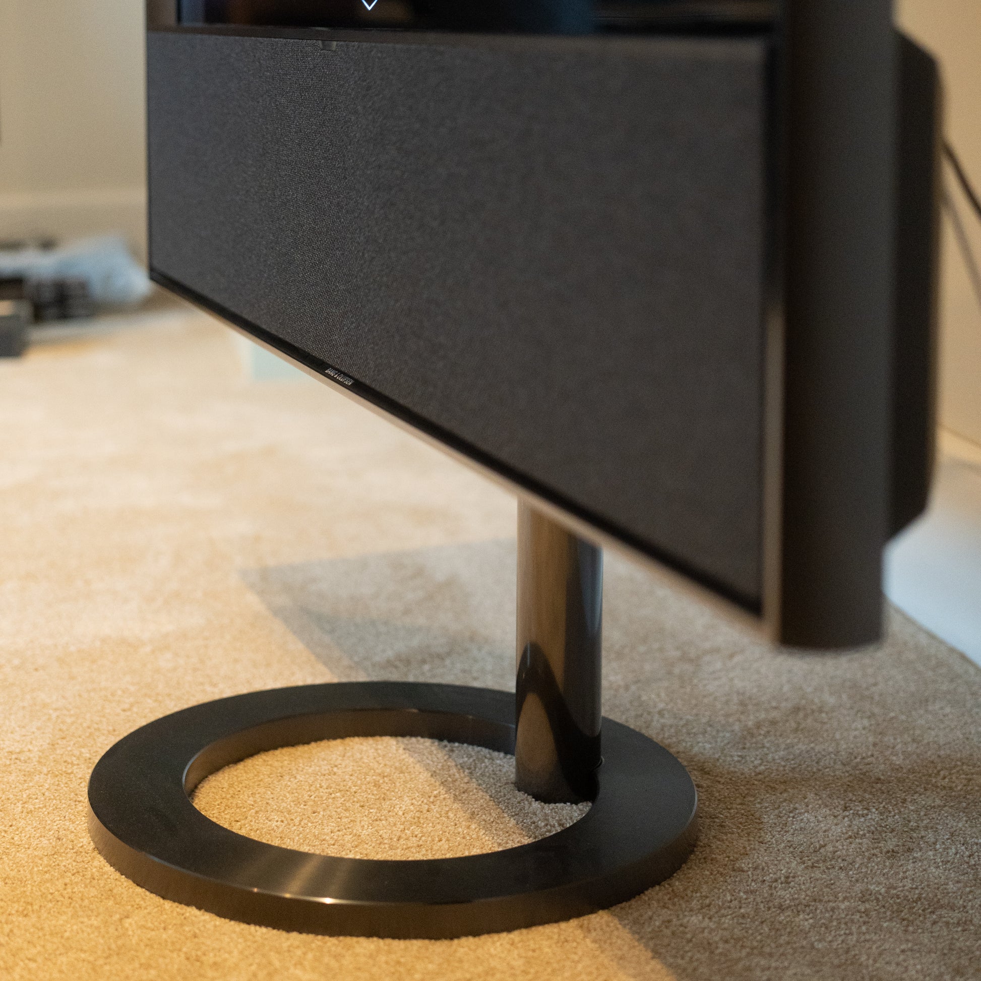 Bang & Olufsen | B&O Beovision Contour 48″ MK2 - Anthracite & Grey Mélange