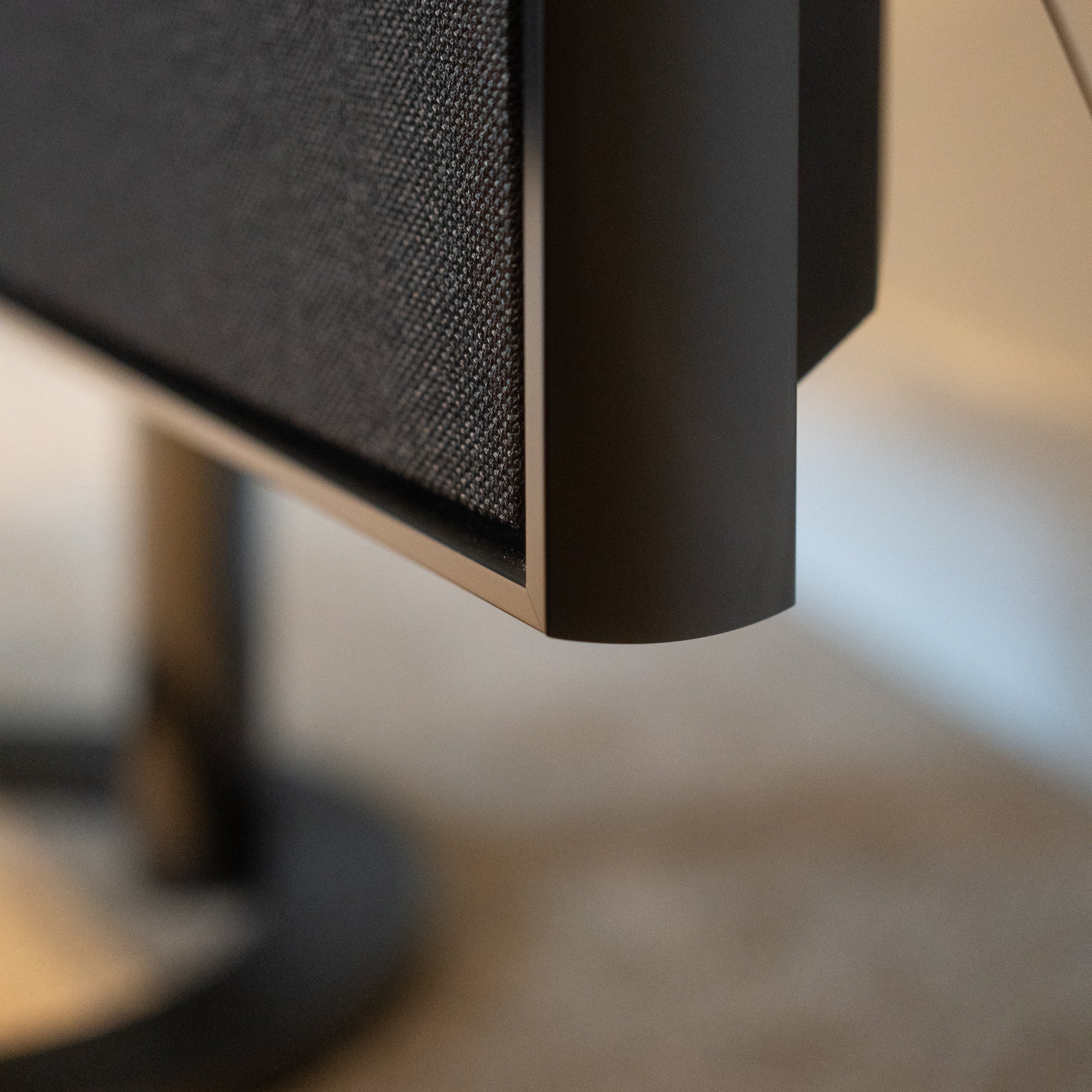 Bang & Olufsen | B&O Beovision Contour 48″ MK2 - Anthracite & Grey Mélange