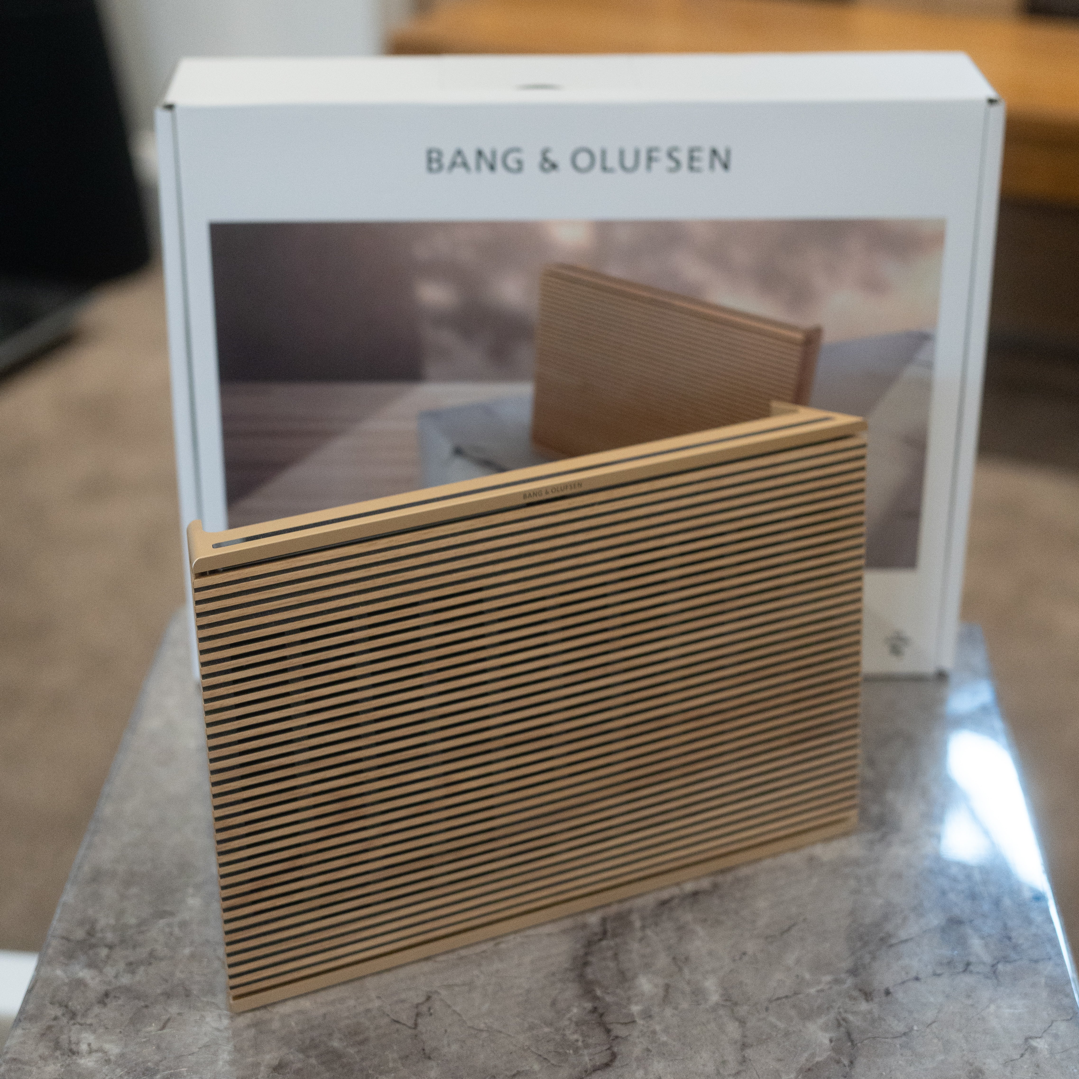 Bang & Olufsen | B&O Beosound Level - Gold Tone/Light Oak – BeoVerse
