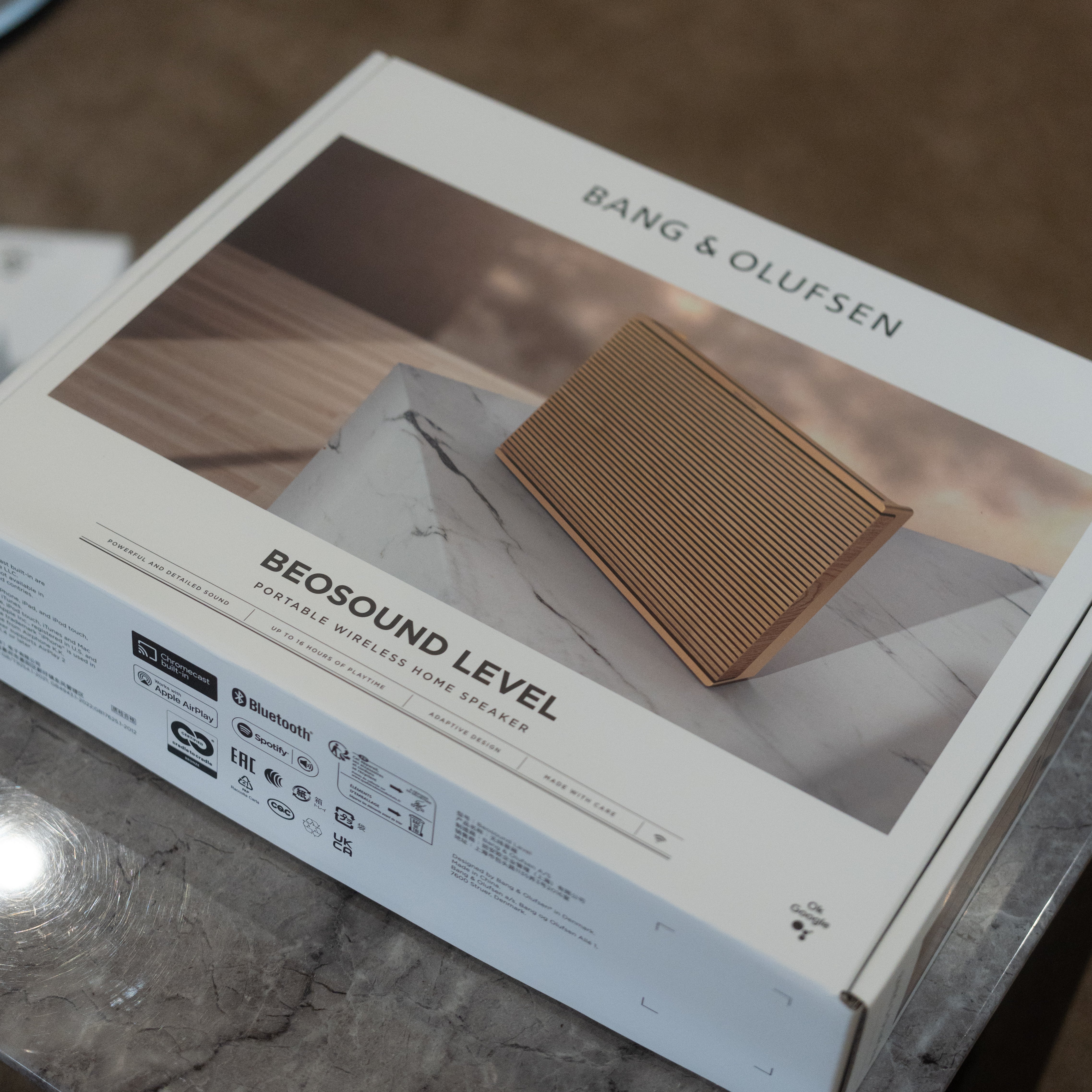 Bang & Olufsen | B&O Beosound Level - Gold Tone/Light Oak – BeoVerse