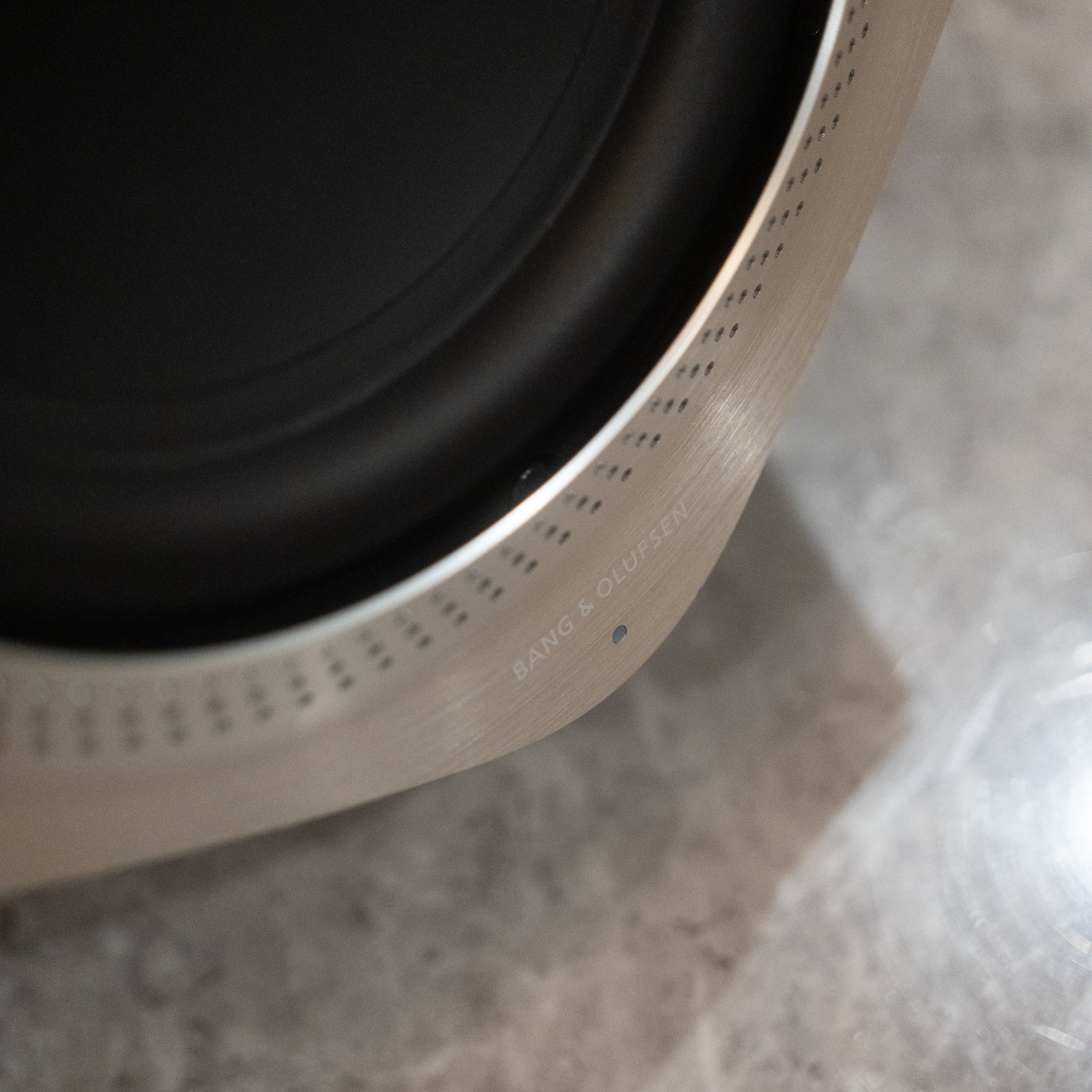 Bang & Olufsen | B&O BeoLab 19 - Subwoofer (WiSA) - Black/Aluminium