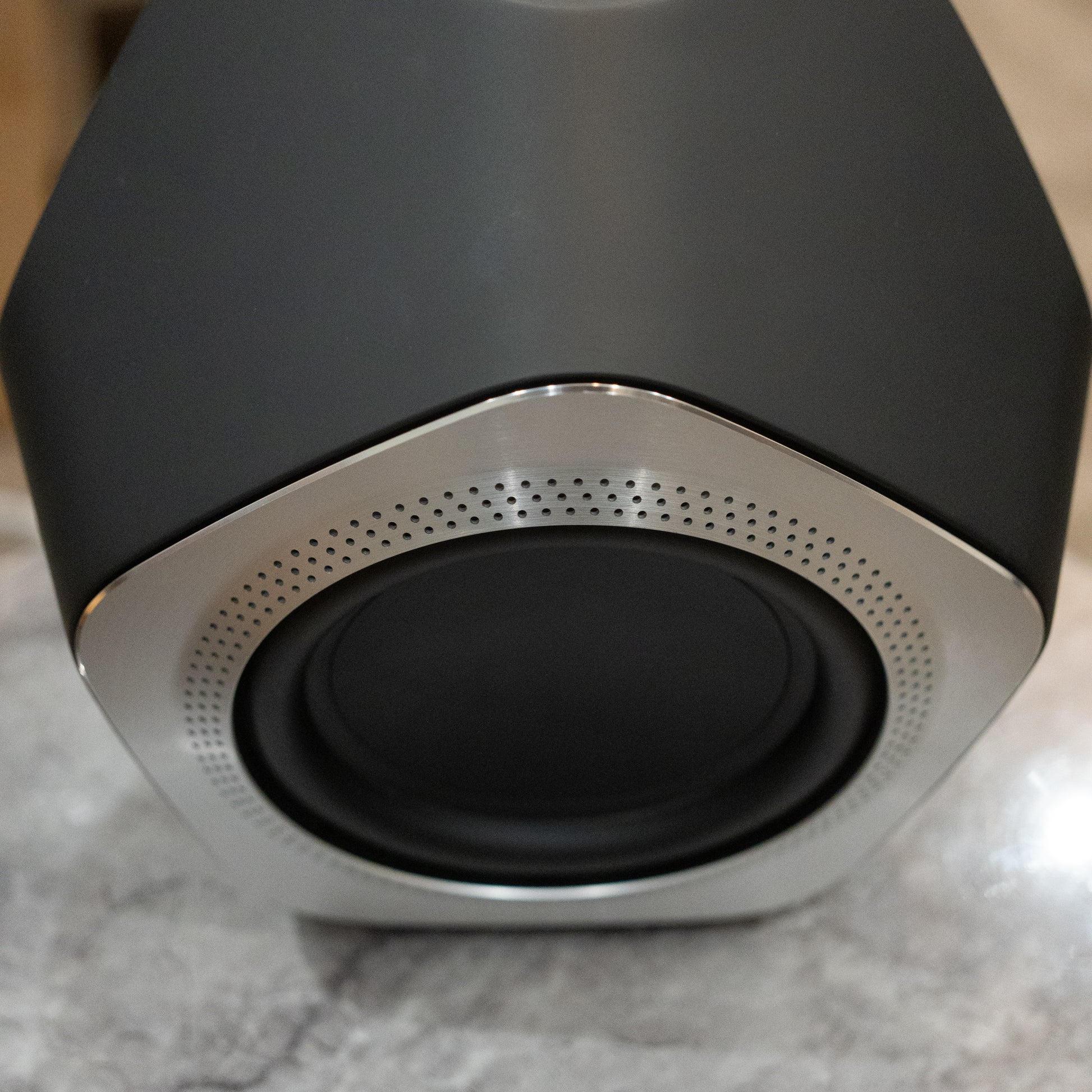 Bang & Olufsen | B&O BeoLab 19 - Subwoofer (WiSA) - Black/Aluminium