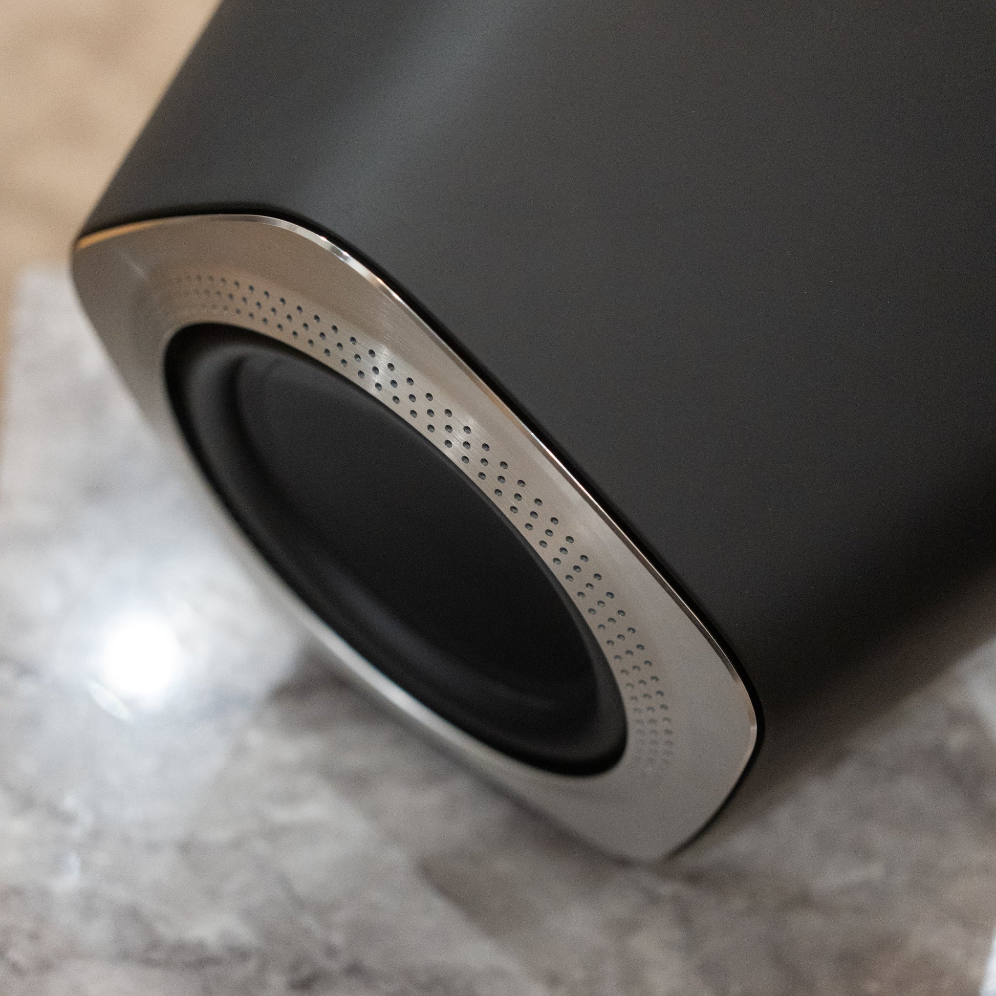 Bang & Olufsen | B&O BeoLab 19 - Subwoofer (WiSA) - Black/Aluminium