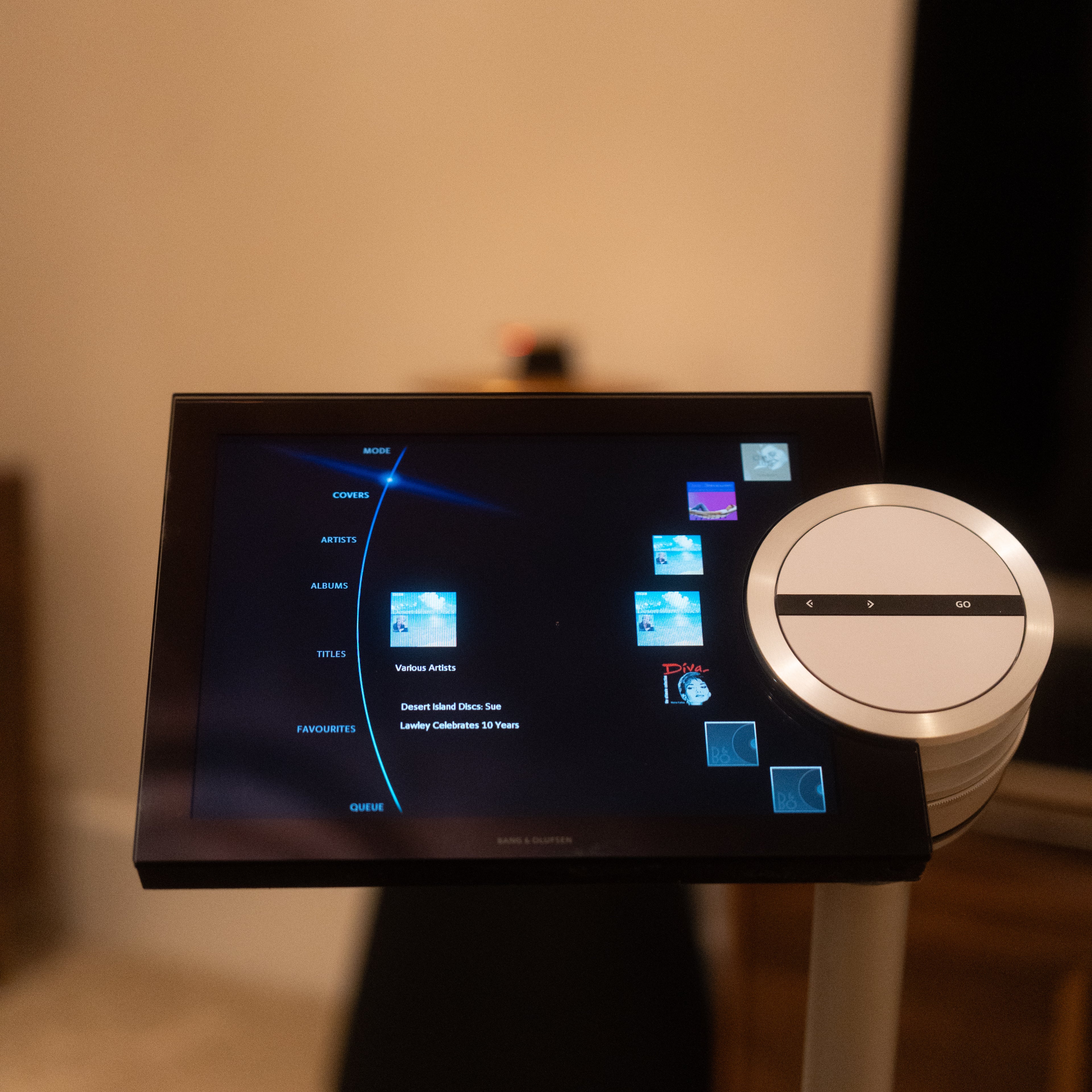 Bang & Olufsen | B&O BeoSound/BeoMaster 5 + Floor Stand