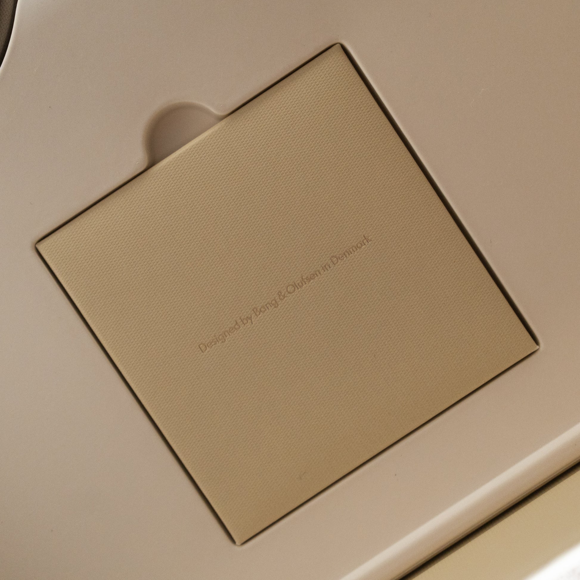 Bang & Olufsen | B&O BeoPlay H100 (Hourglass Sand)