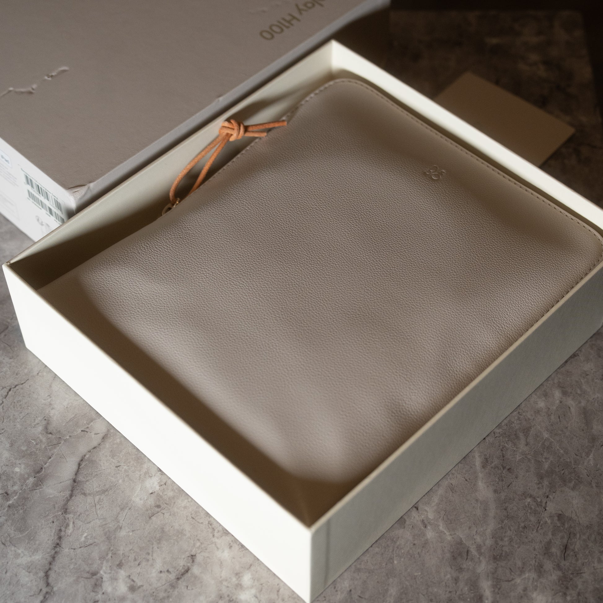 Bang & Olufsen | B&O BeoPlay H100 (Hourglass Sand)