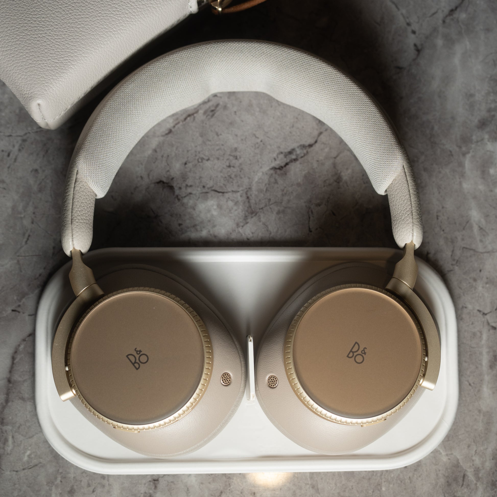 Bang & Olufsen | B&O BeoPlay H100 (Hourglass Sand)