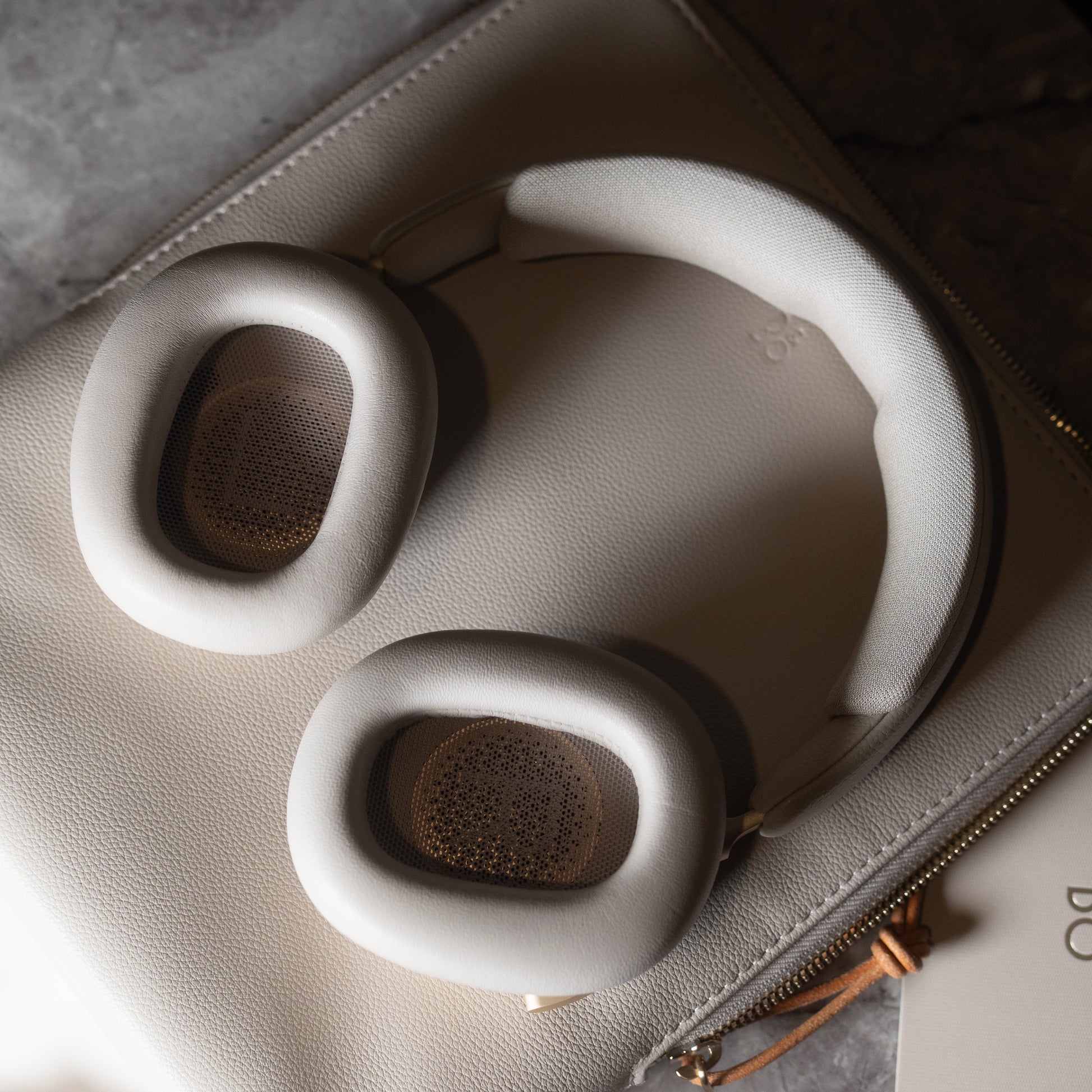 Bang & Olufsen | B&O BeoPlay H100 (Hourglass Sand)