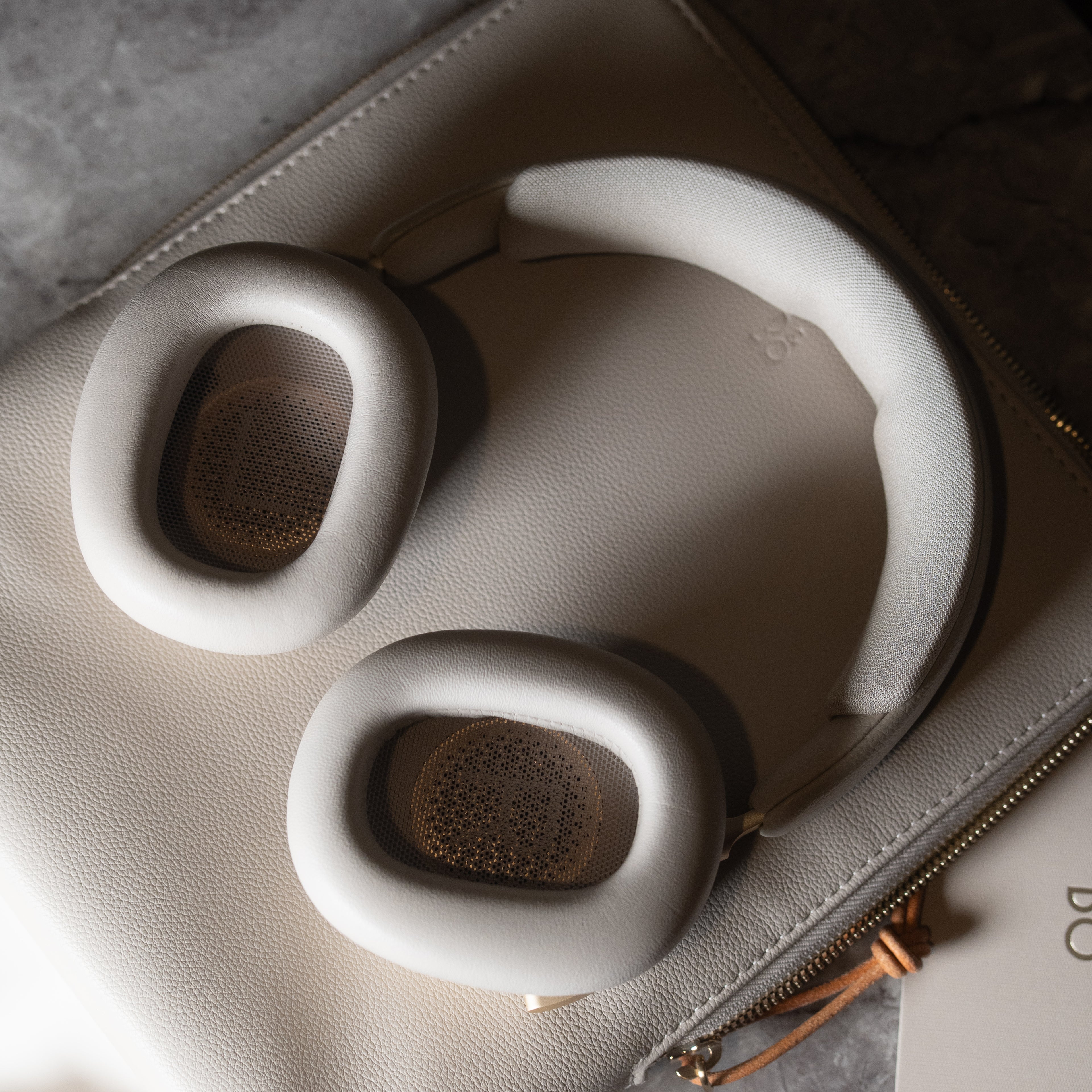 Bang & Olufsen | B&O BeoPlay H100 (Hourglass Sand)