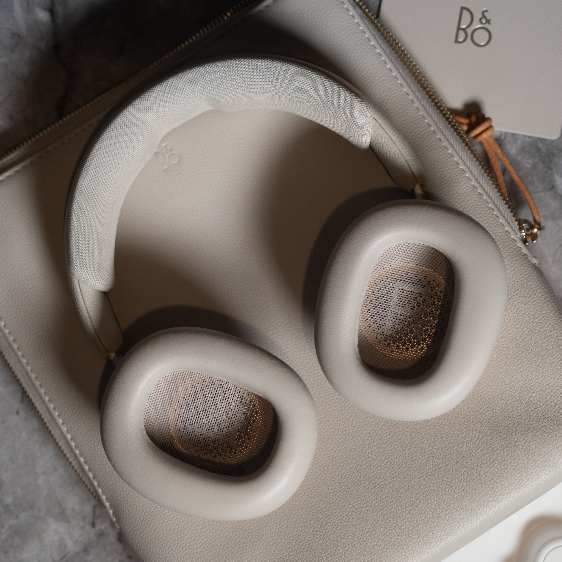 Bang & Olufsen | B&O BeoPlay H100 (Hourglass Sand)