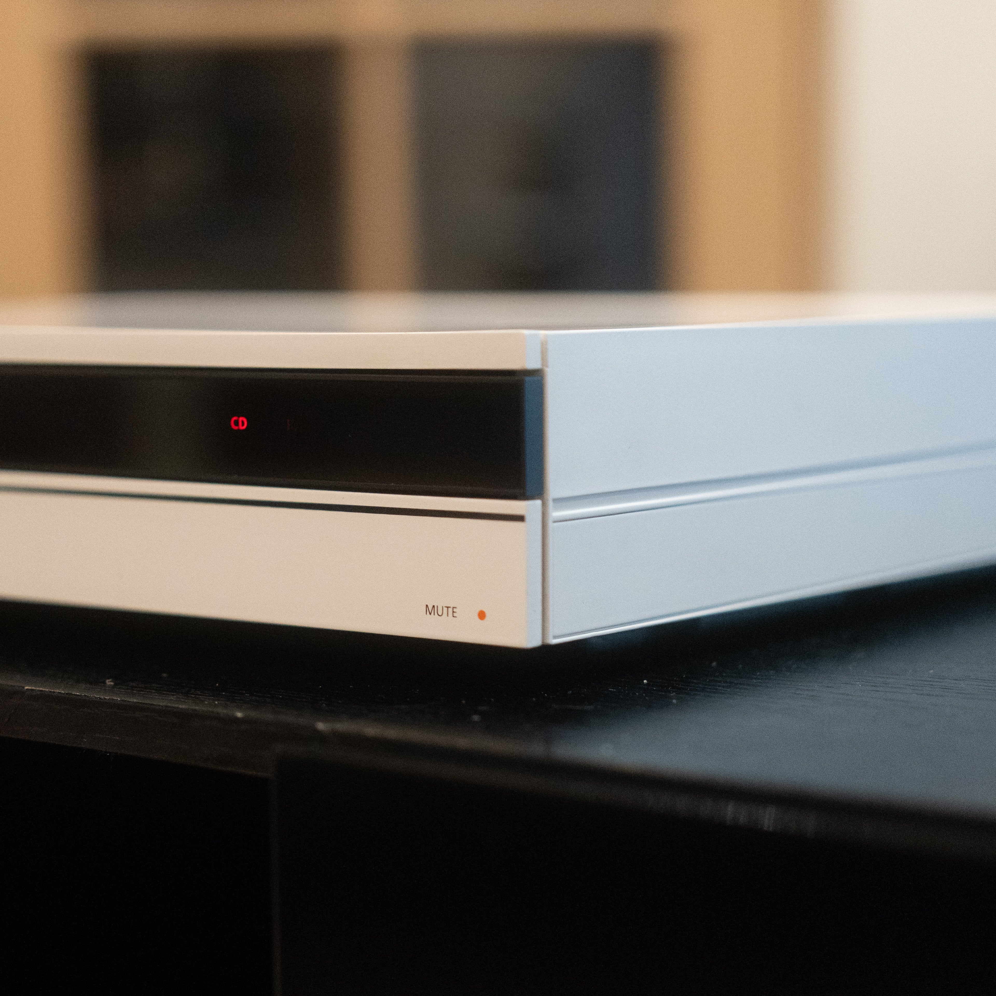 Bang & Olufsen | B&O BeoMaster 5500 - Limited Edition White