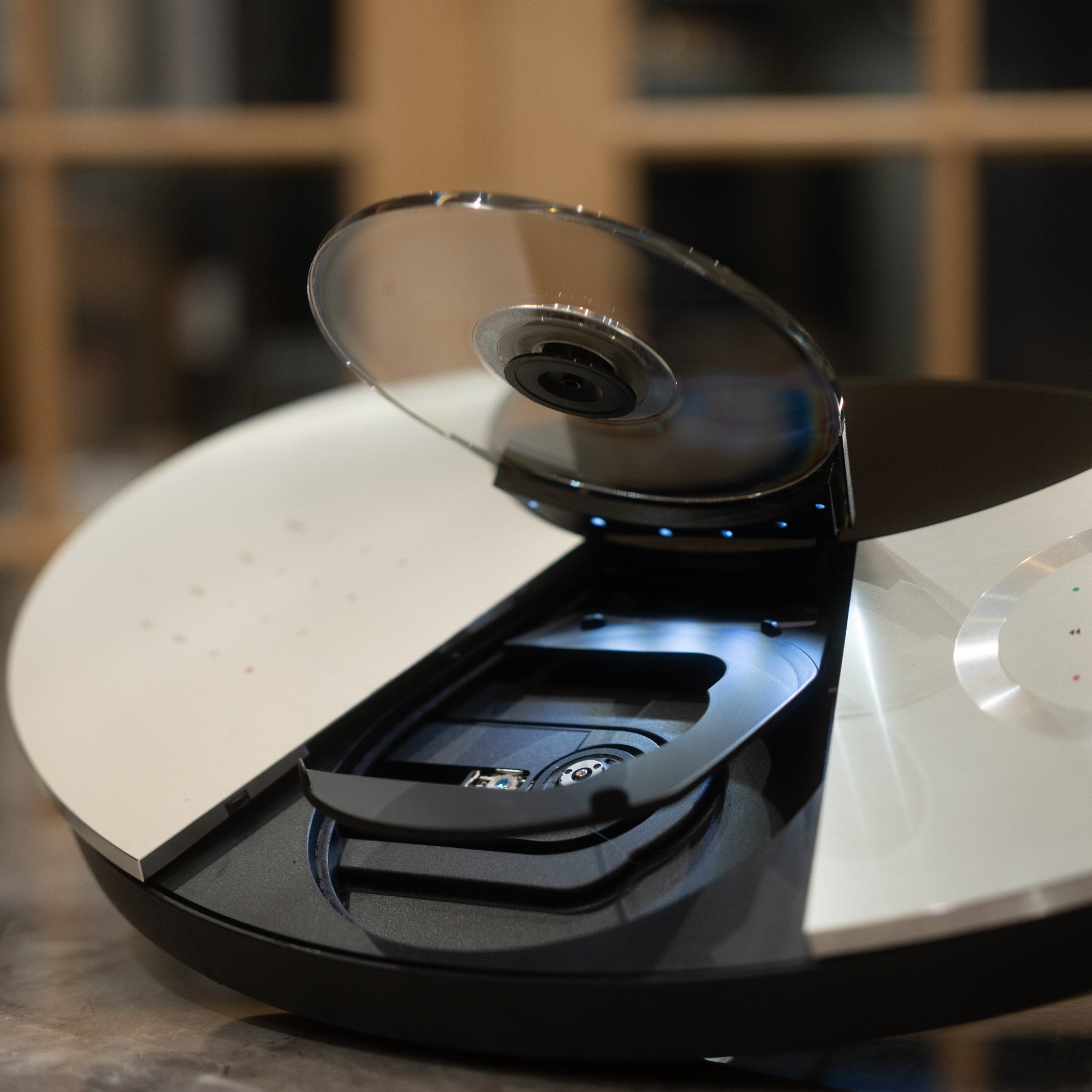 Bang & Olufsen | B&O BeoCenter 2 + Socket Unit - CD / DAB / AM / FM