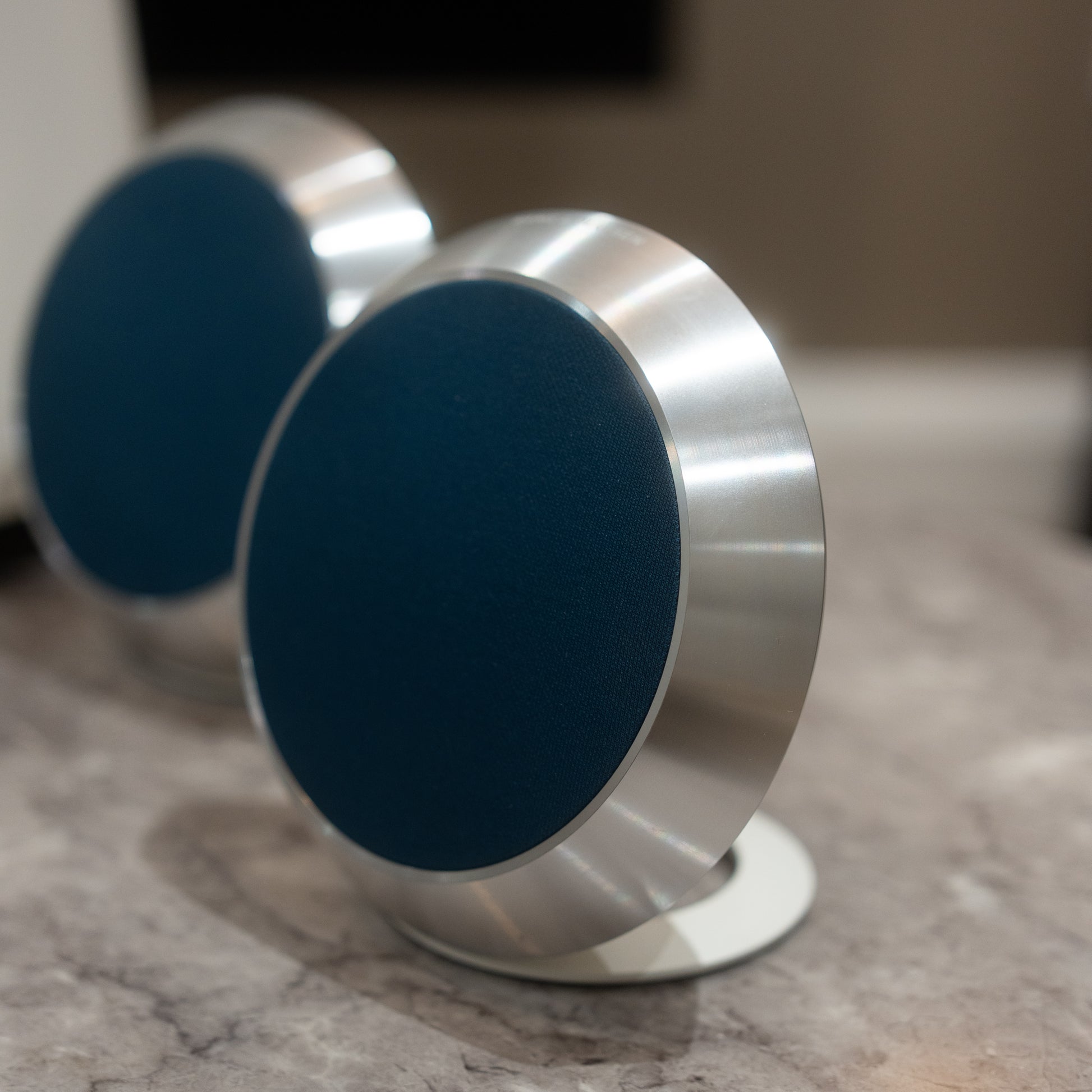 Bang & Olufsen | B&O Beolab 14 (Subwoofer + Table Standing Speakers) WHITE+BLUE