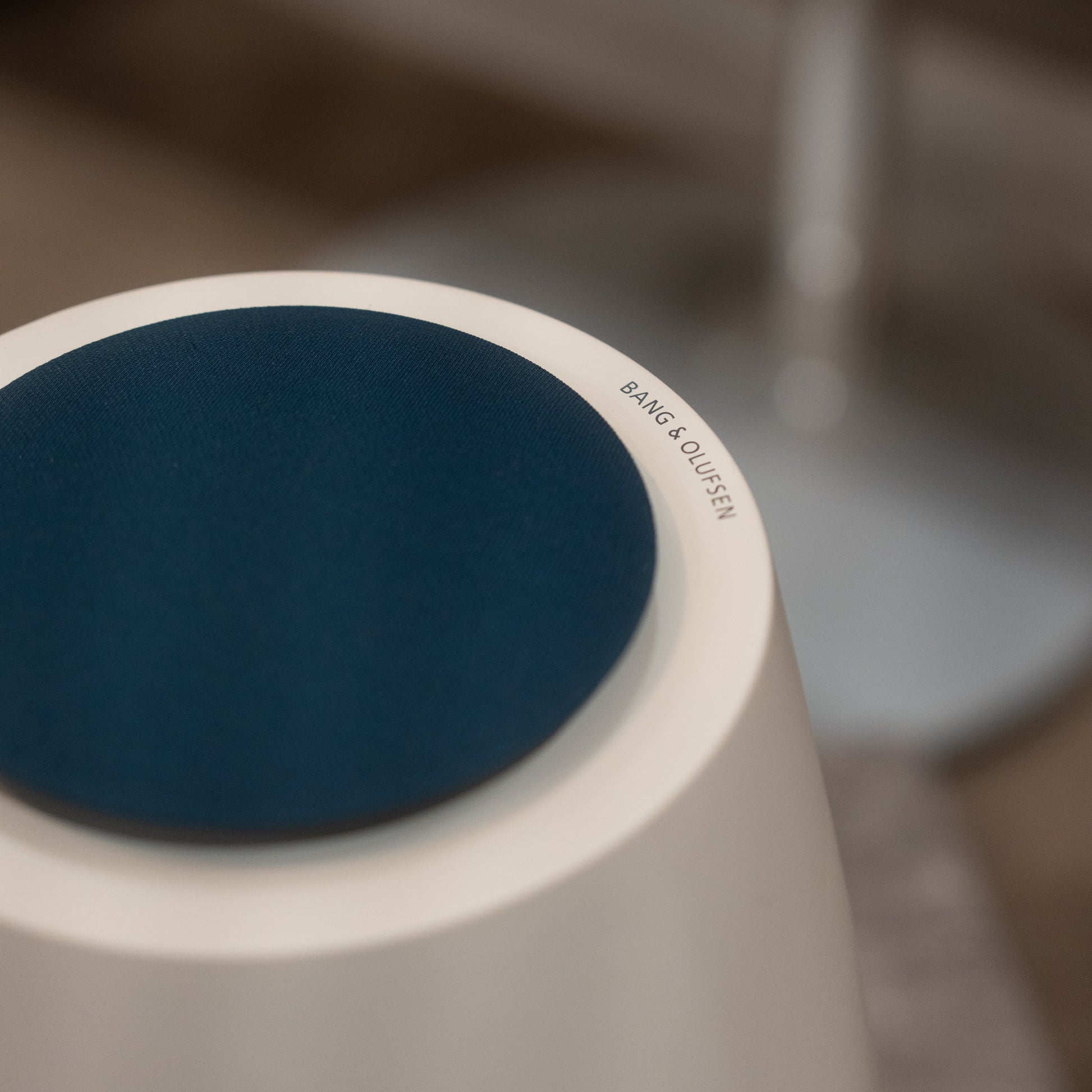 Bang & Olufsen | B&O Beolab 14 (Subwoofer + Table Standing Speakers) WHITE+BLUE
