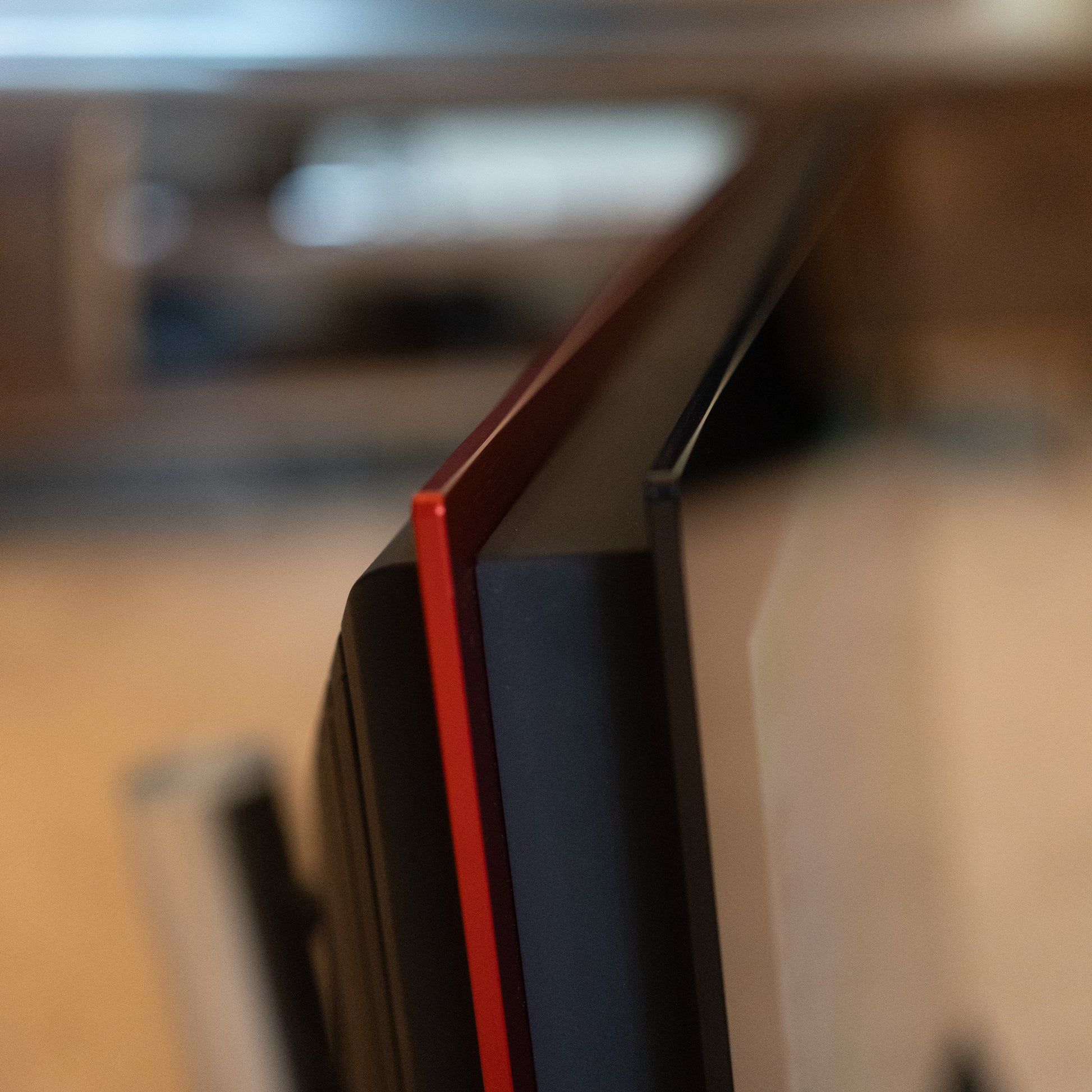 Bang & Olufsen | B&O BeoVision 6-26 (RED) SW: 5.2 + Wall Bracket - Type: 6272