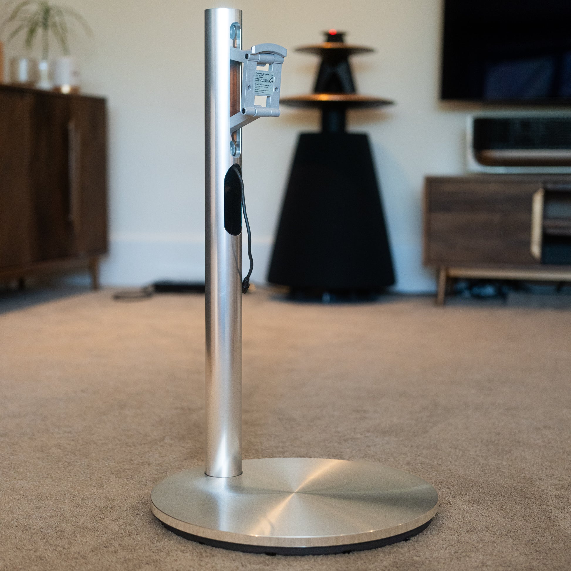 Bang & Olufsen | B&O Beovision 11 (40/46) Motorised Floor Stand - Boxed!