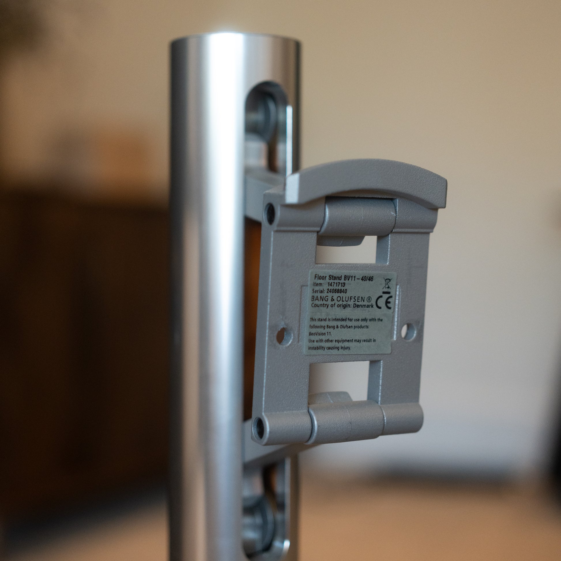 Bang & Olufsen | B&O Beovision 11 (40/46) Motorised Floor Stand - Boxed!