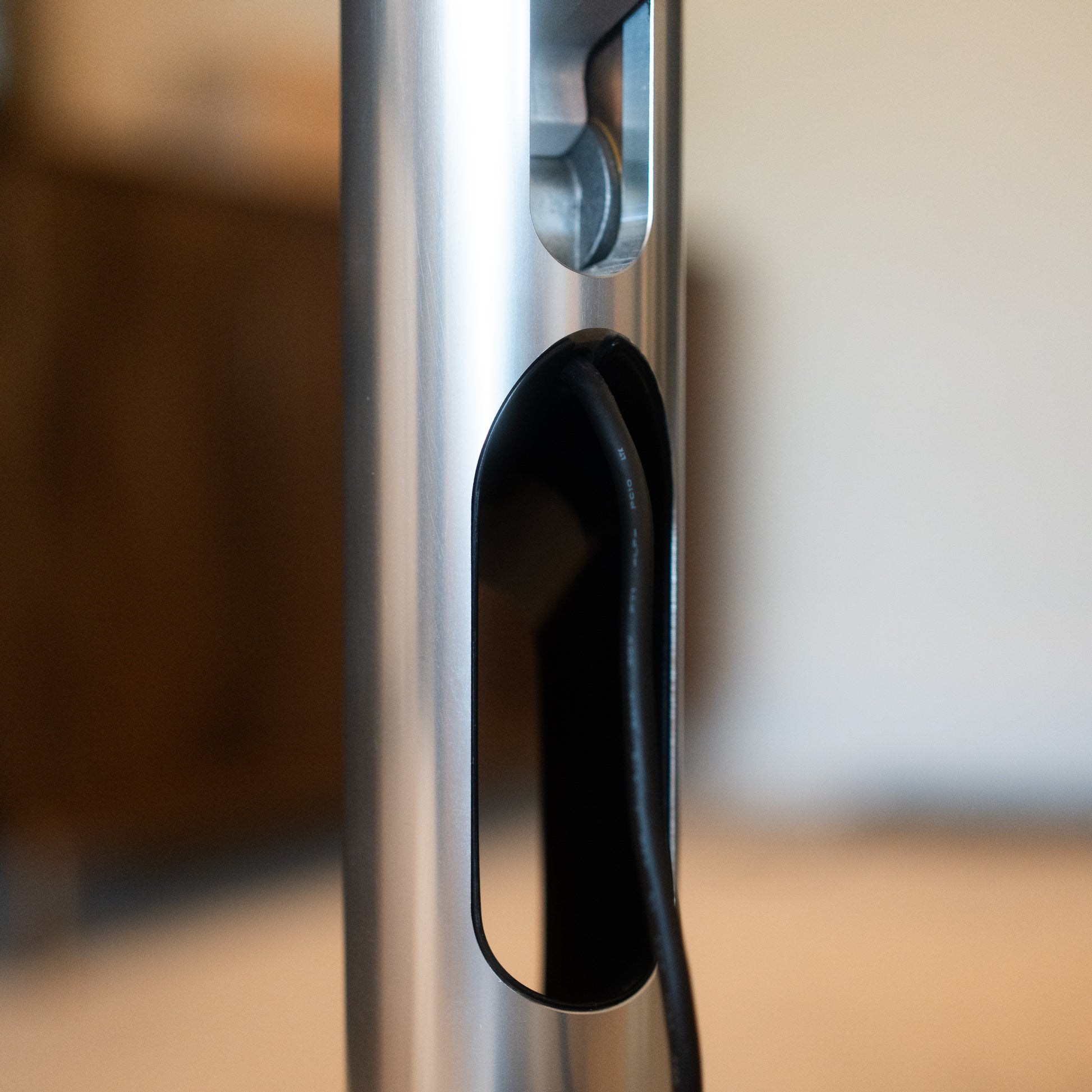Bang & Olufsen | B&O Beovision 11 (40/46) Motorised Floor Stand - Boxed!