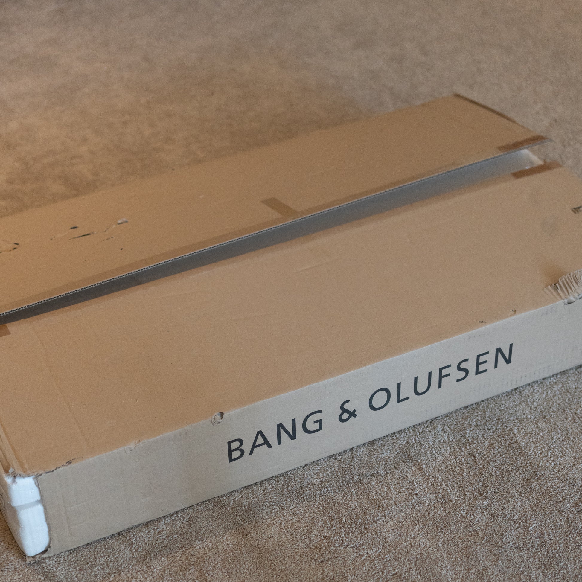 Bang & Olufsen | B&O Beovision 11 (40/46) Motorised Floor Stand - Boxed!