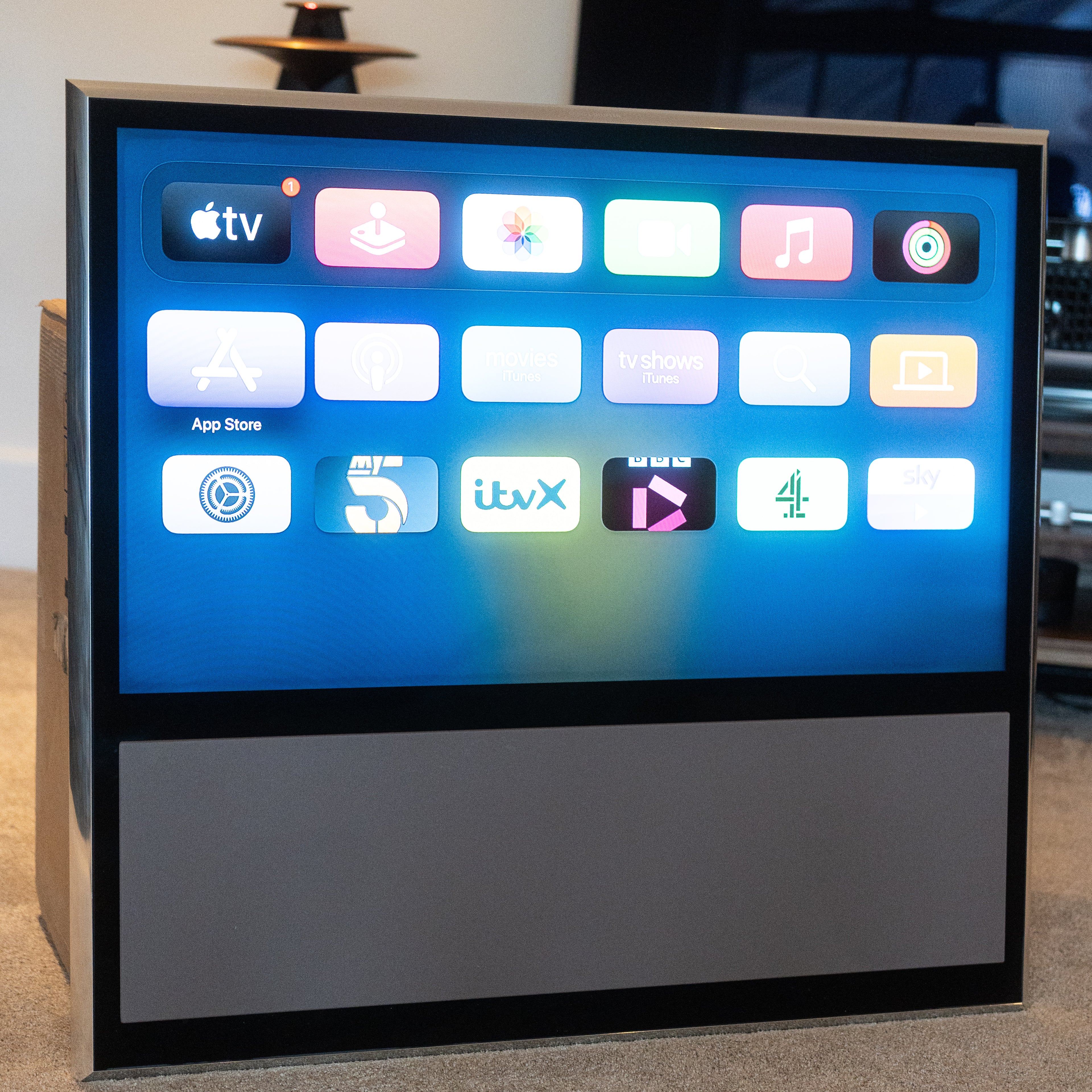 Bang & Olufsen B&O BeoVision 11-40" MK4 (Alu/Taupe)