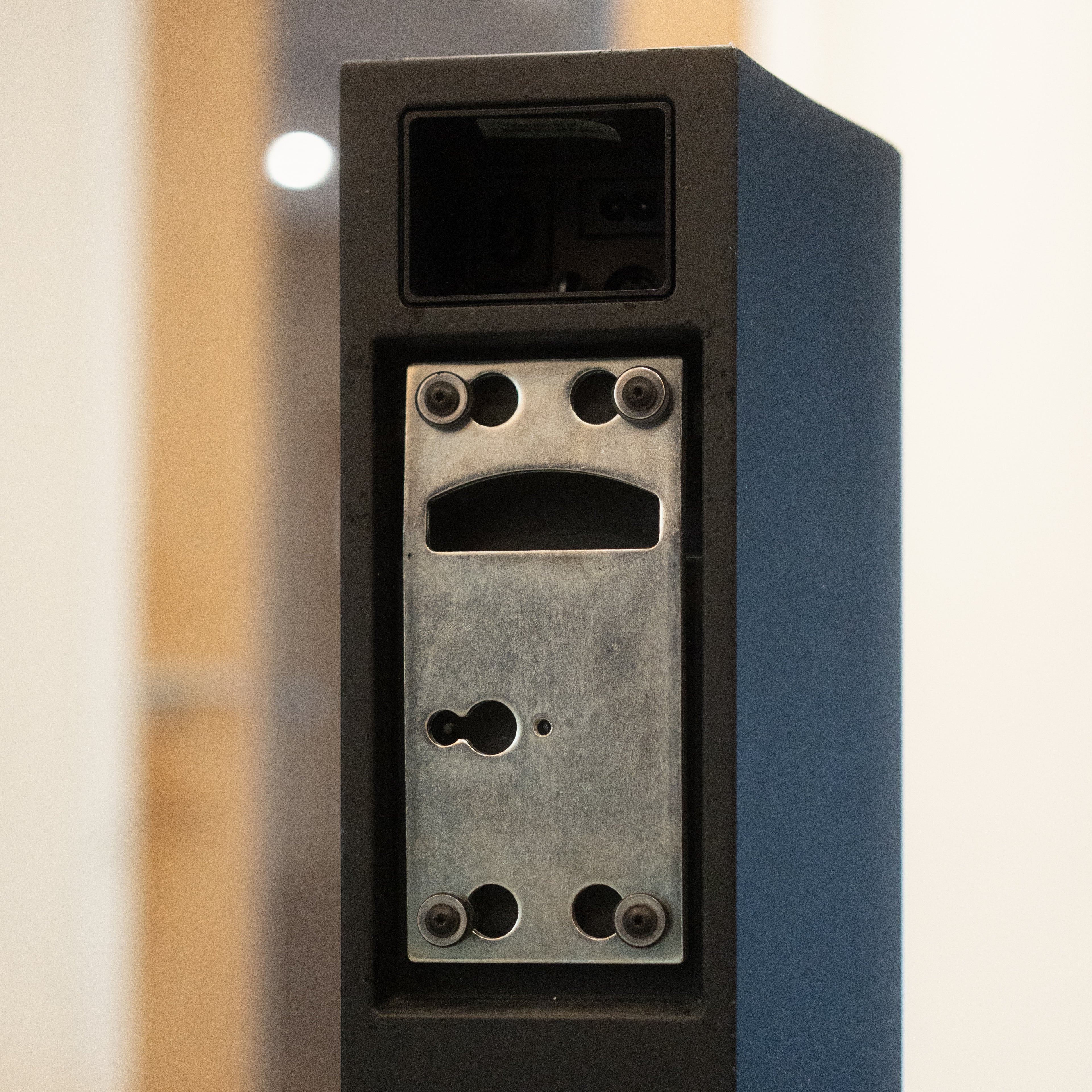 Bang & Olufsen | B&O Beolab 7-4 - Silver(Includes Mounting Bracket)- Type : 6215