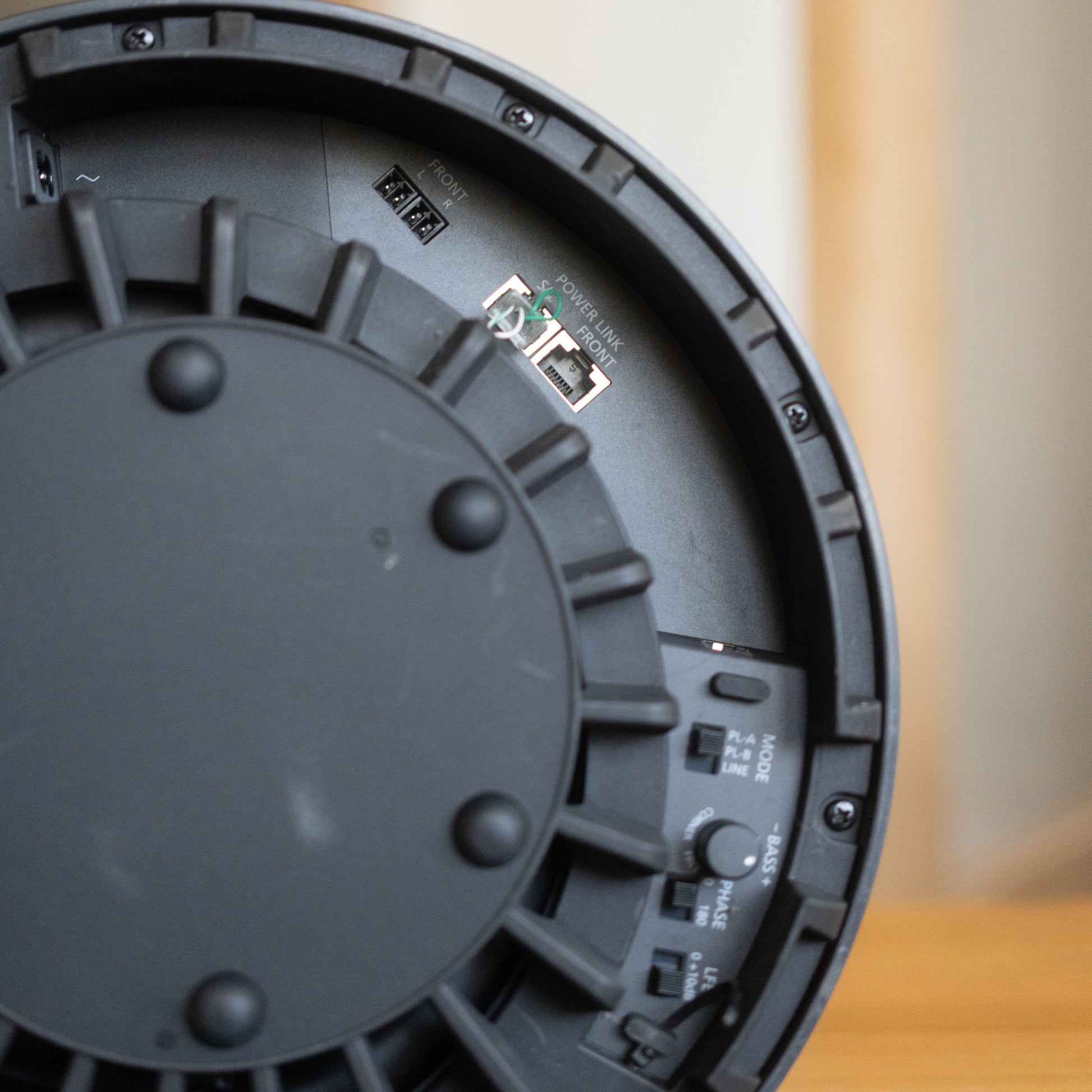 Bang and Olufsen | B&O Beoplay S8 2.1 - Subwoofer + Satellites  (Black)