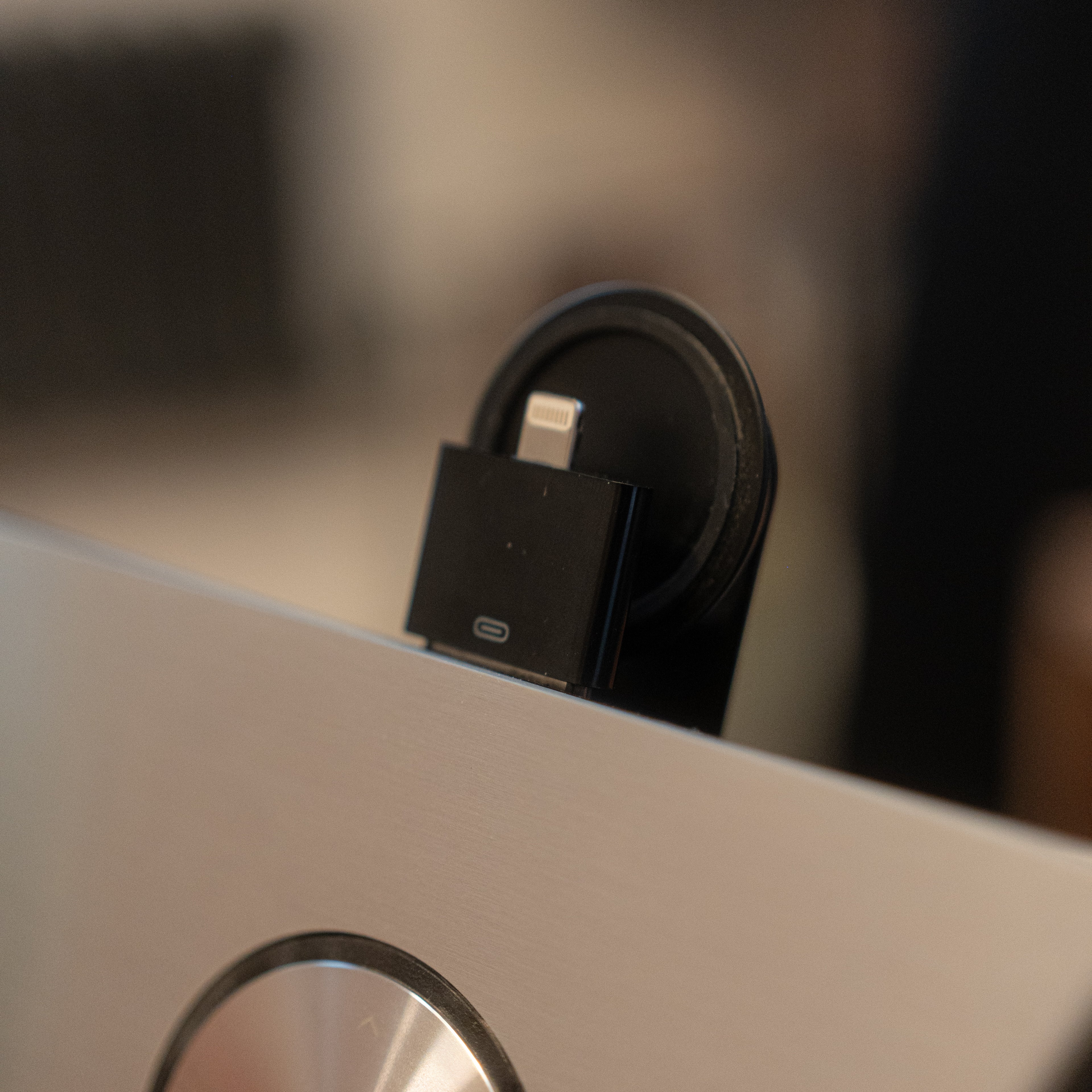 Bang & Olufsen | B&O Beosound 8 (Black/Aluminium) Remote + Adapter!
