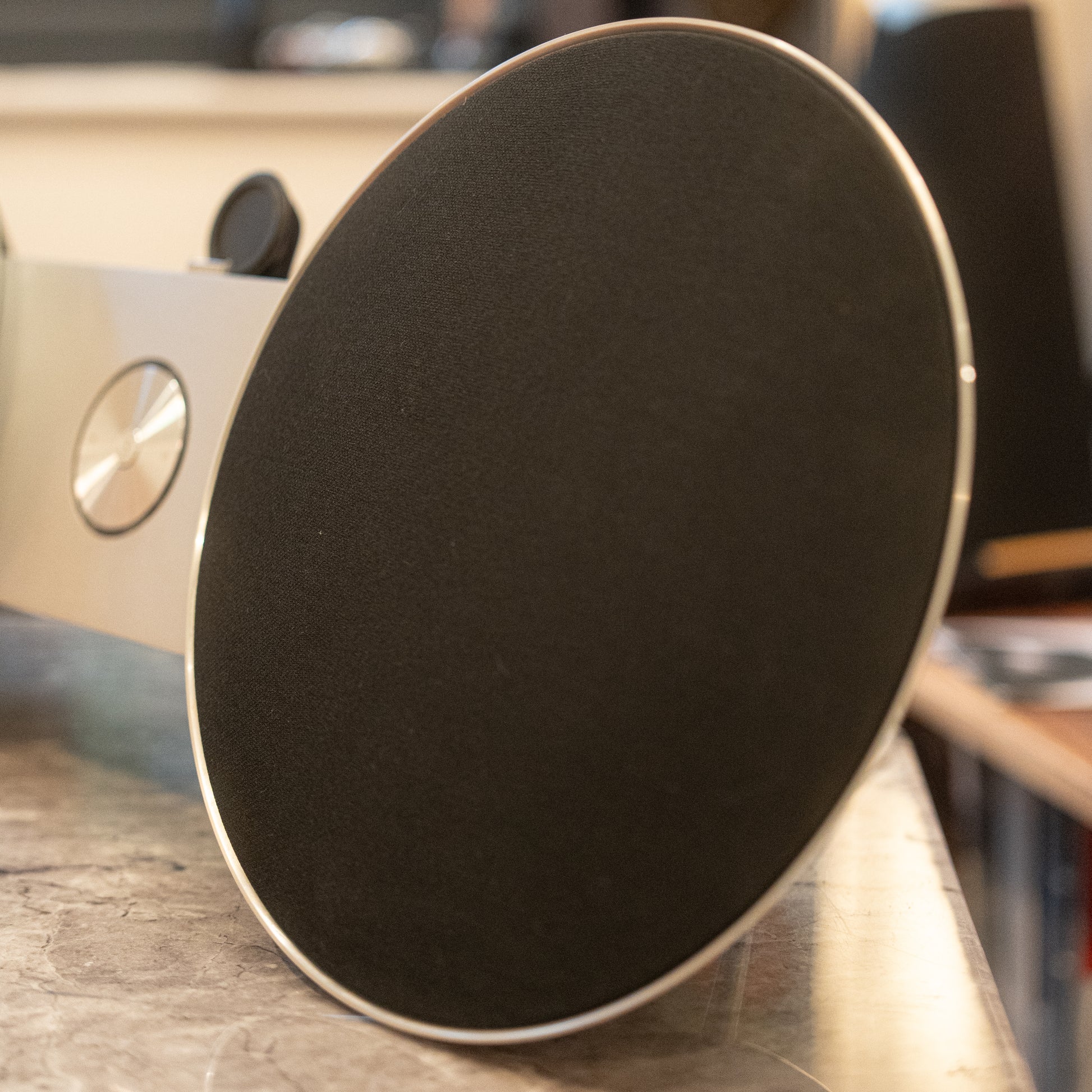 Bang & Olufsen | B&O Beosound 8 (Black/Aluminium) Remote + Adapter!