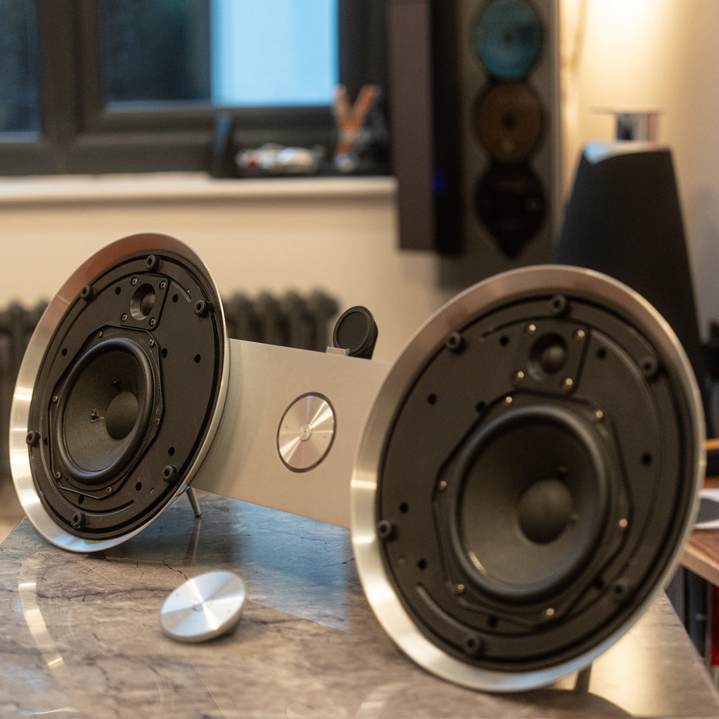 Bang & Olufsen | B&O Beosound 8 (Black/Aluminium) Remote + Adapter!