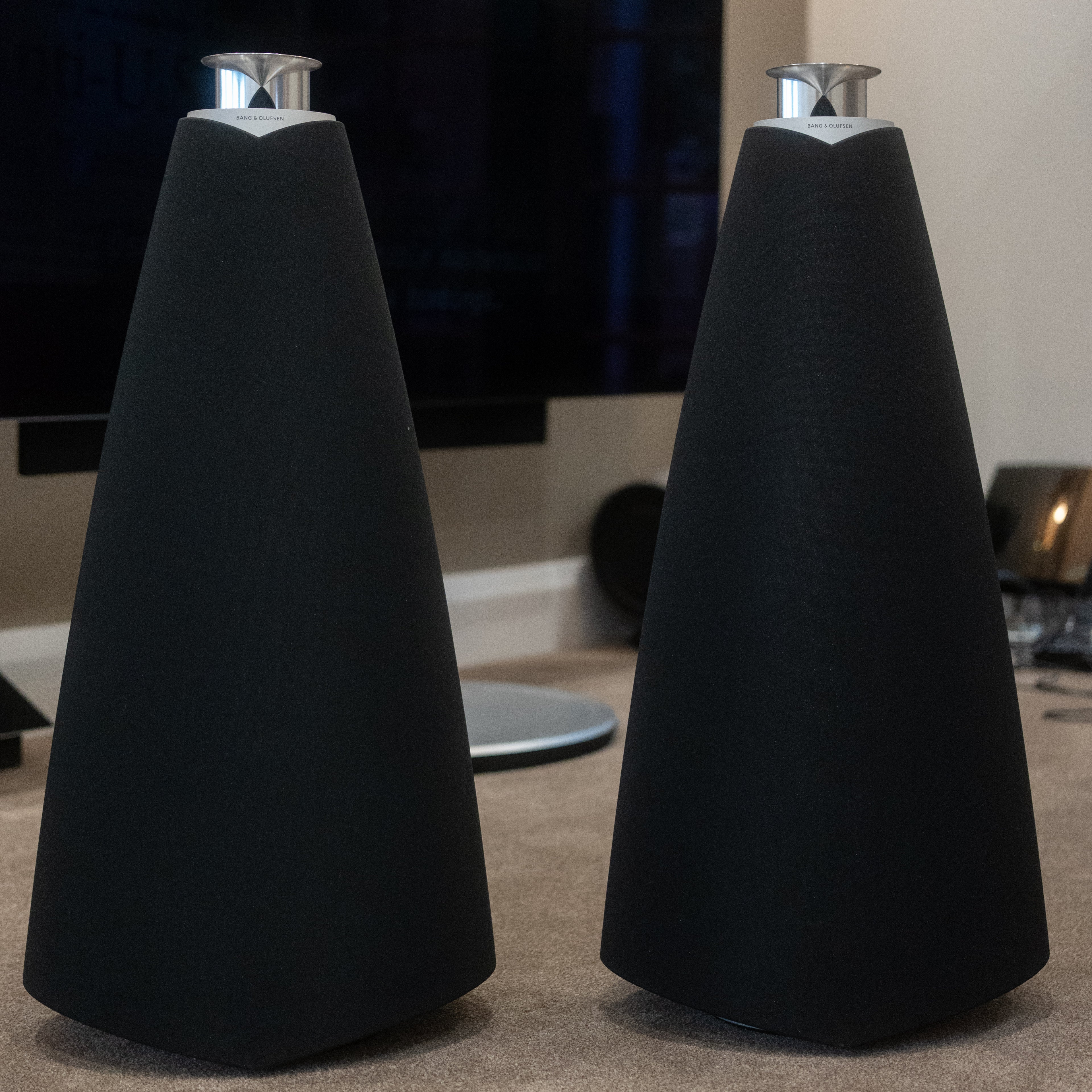 Bang & Olufsen | B&O BeoLab 20 (Black/Aluminium) WiSA-Powerlink-RCA