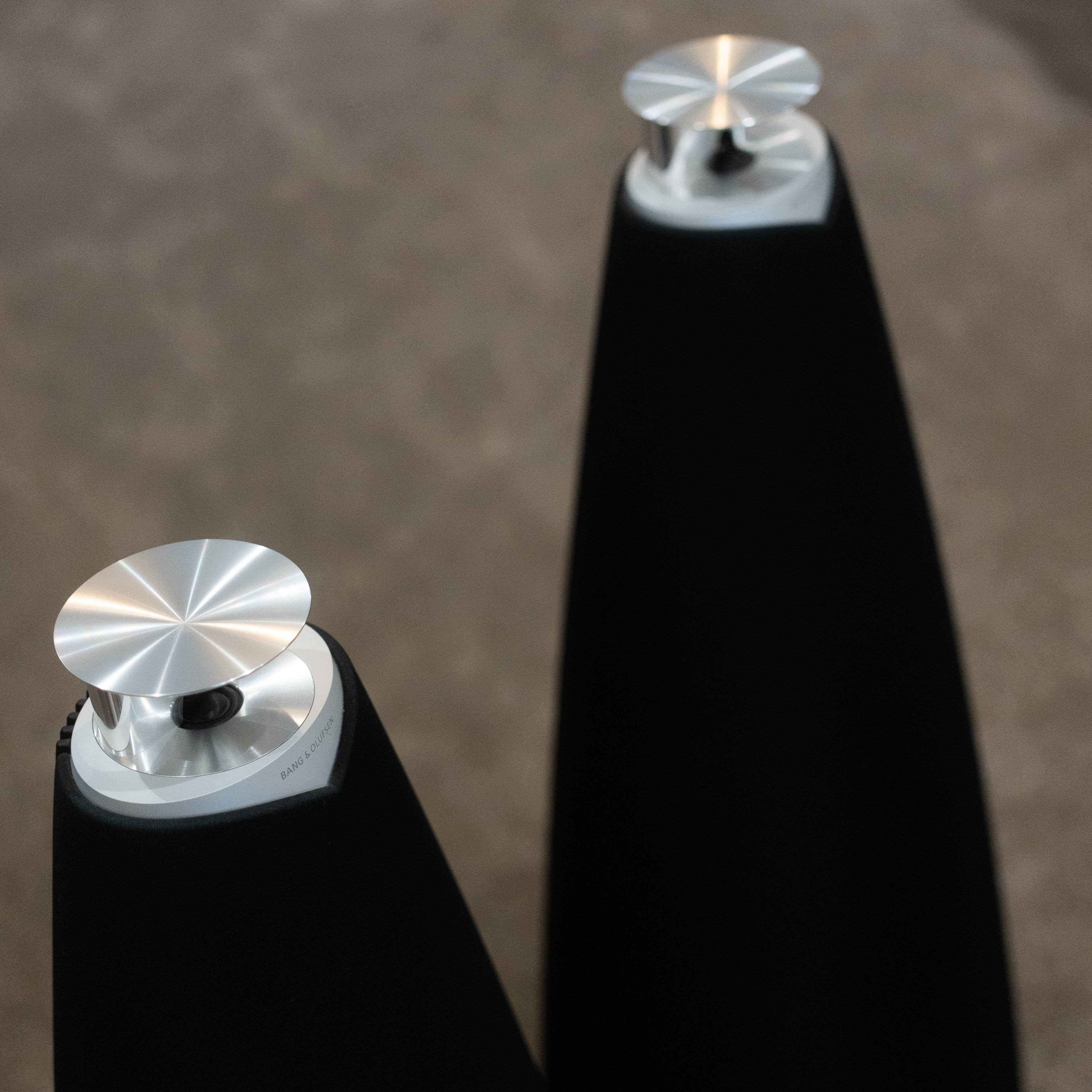 Bang & Olufsen | B&O BeoLab 20 (Black/Aluminium) WiSA-Powerlink-RCA