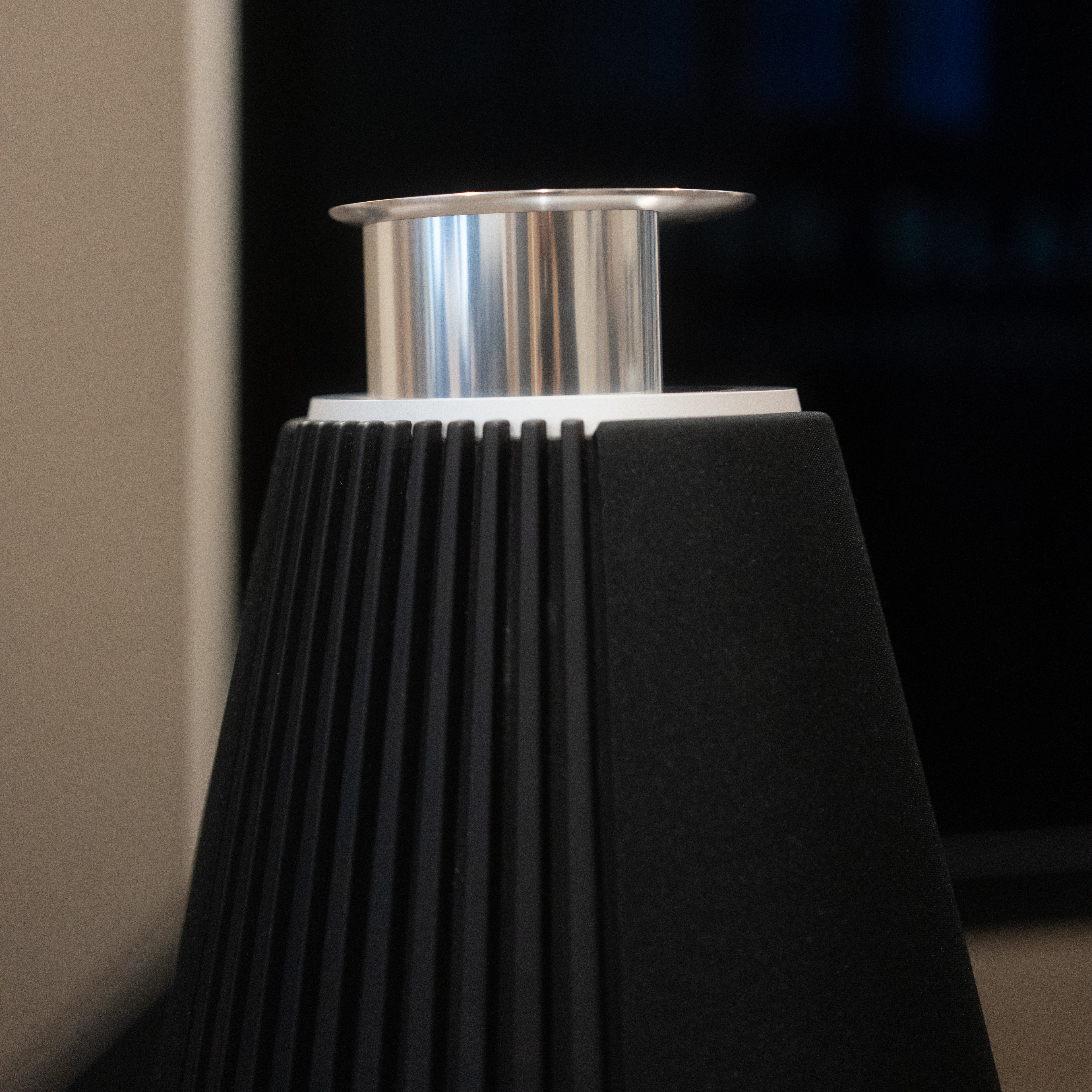 Bang & Olufsen | B&O BeoLab 20 (Black/Aluminium) WiSA-Powerlink-RCA