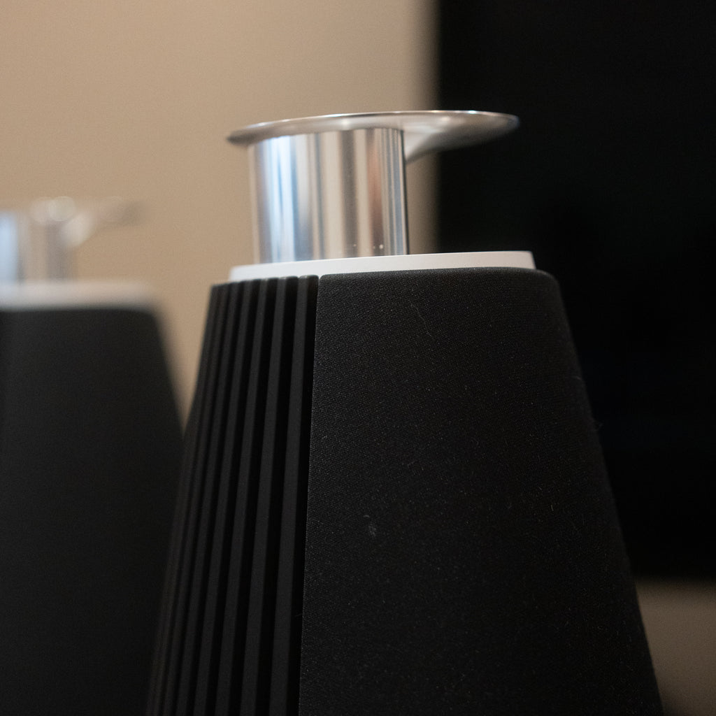 Bang & Olufsen | B&O BeoLab 20 (Black/Aluminium) WiSA-Powerlink-RCA
