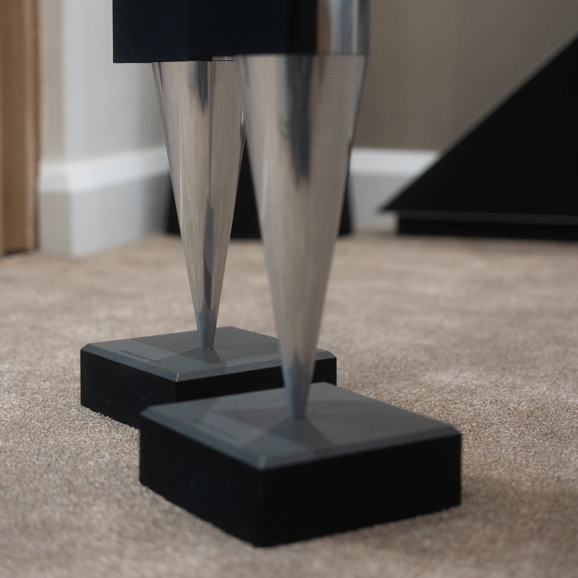 Bang & Olufsen | B&O BeoLab 8000 MK2