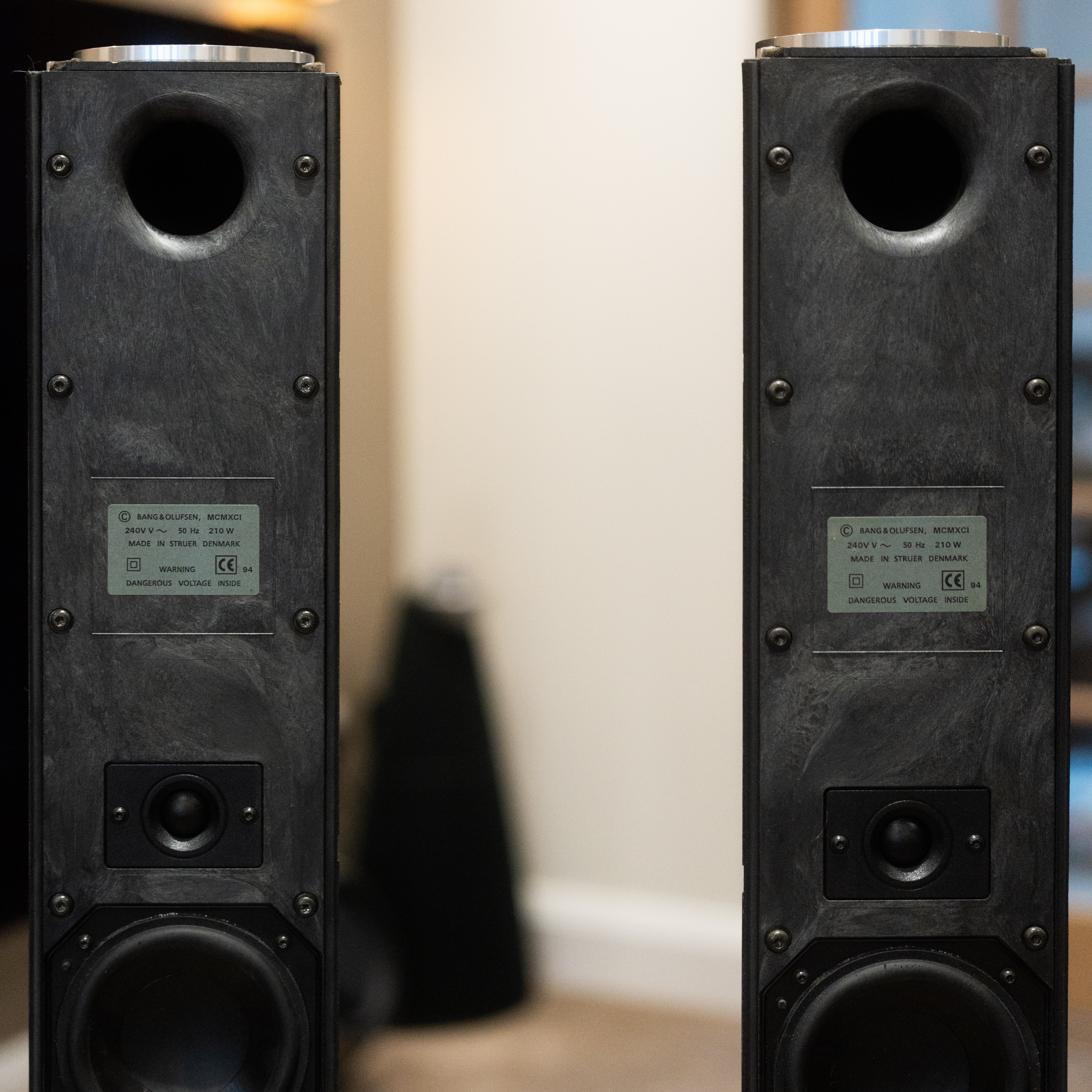Bang & Olufsen | B&O BeoLab 8000 MK2 – BeoVerse Bang & Olufsen | B&O BeoLab 8000 MK2 – BeoVerse