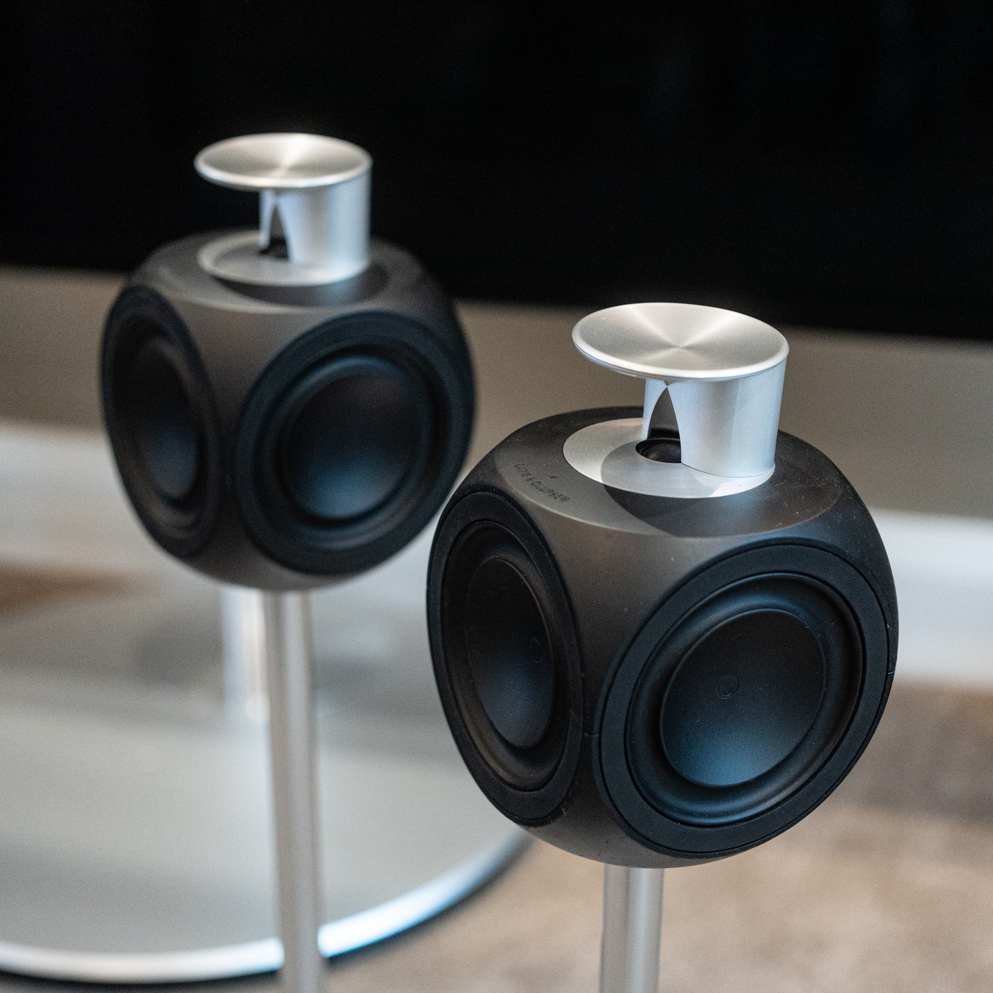 Bang & Olufsen | B&O Beolab 3 (Type: 6892)  + OEM Floor Stands