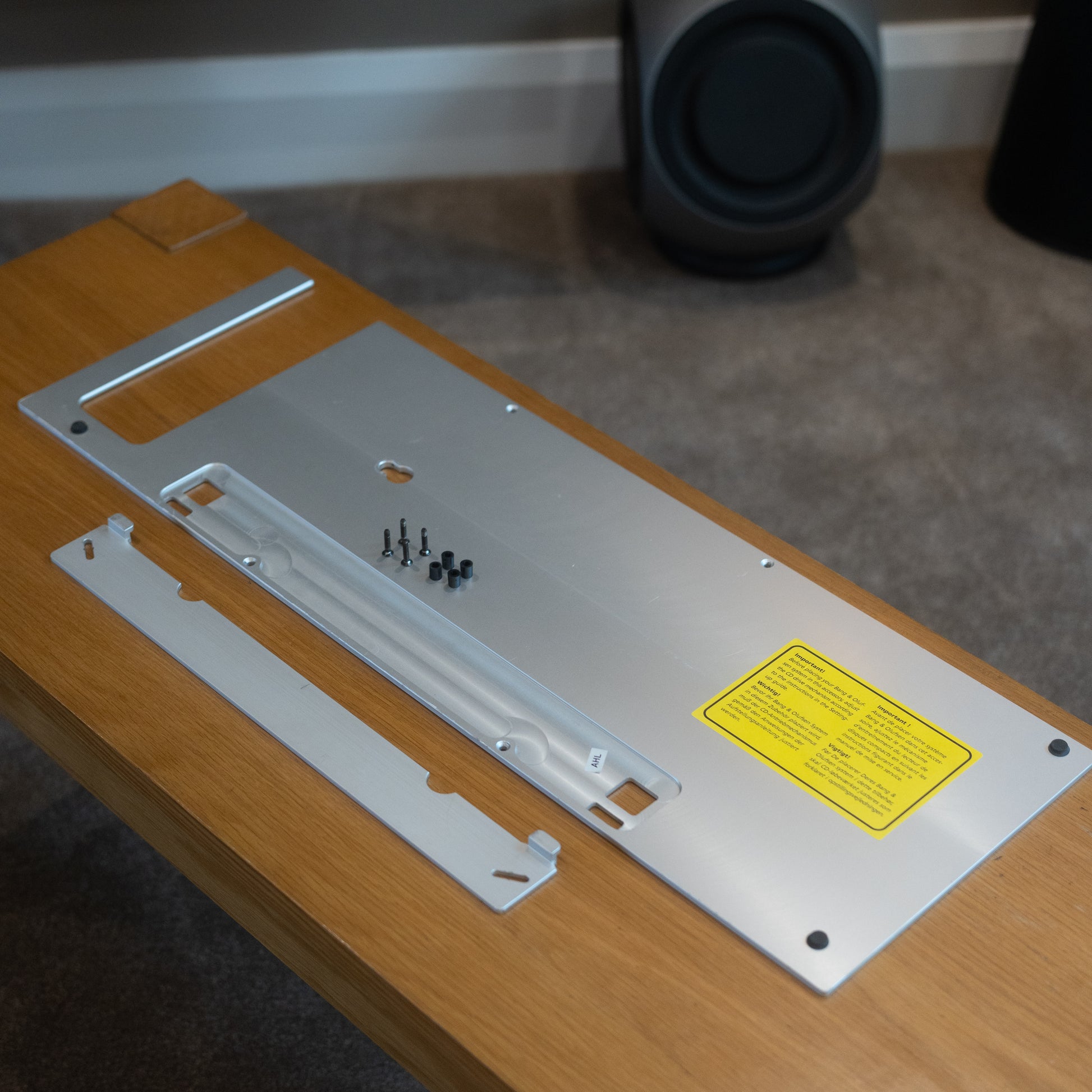 Bang & Olufsen | B&O BeoSound 9000 Horizontal Wall Bracket (With Screws)