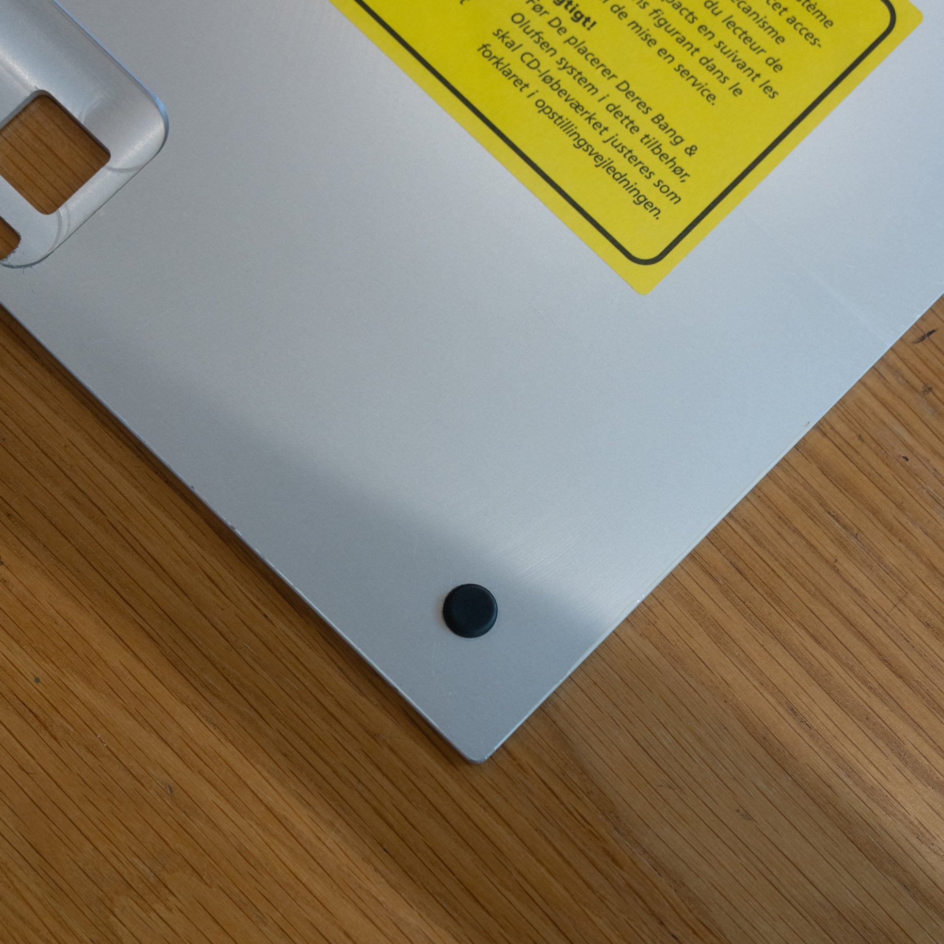 Bang & Olufsen | B&O BeoSound 9000 Horizontal Wall Bracket (With Screws)